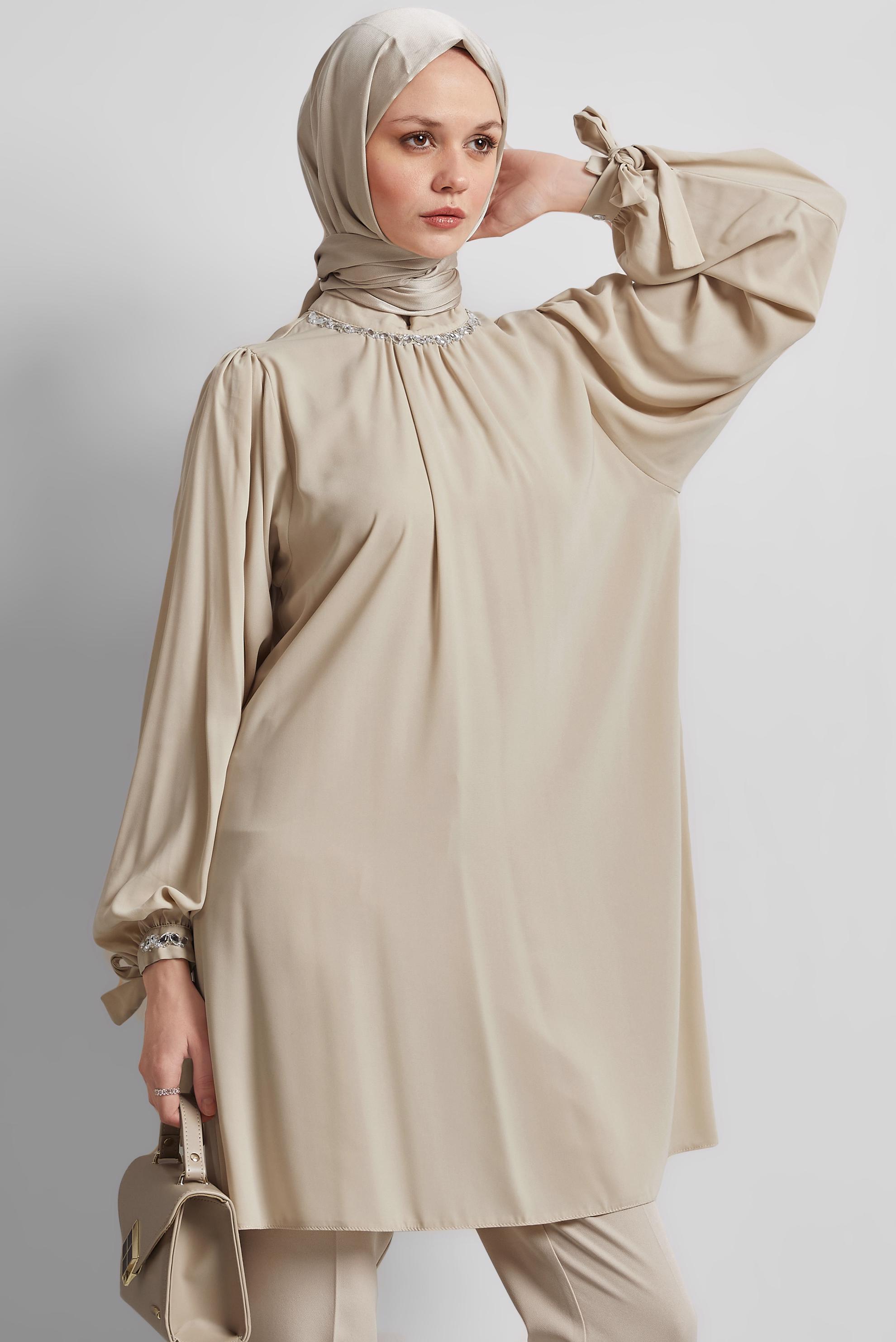 Tesettür giyim BEJ TAŞ DETAYLI TUNİK 44687