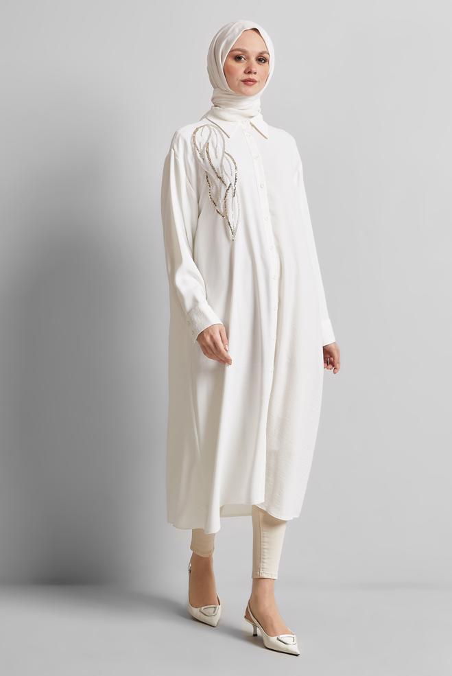 Tesettür giyim BEYAZ BONCUK İŞLEMELİ UZUN TUNİK 44783 - ALVİNA
