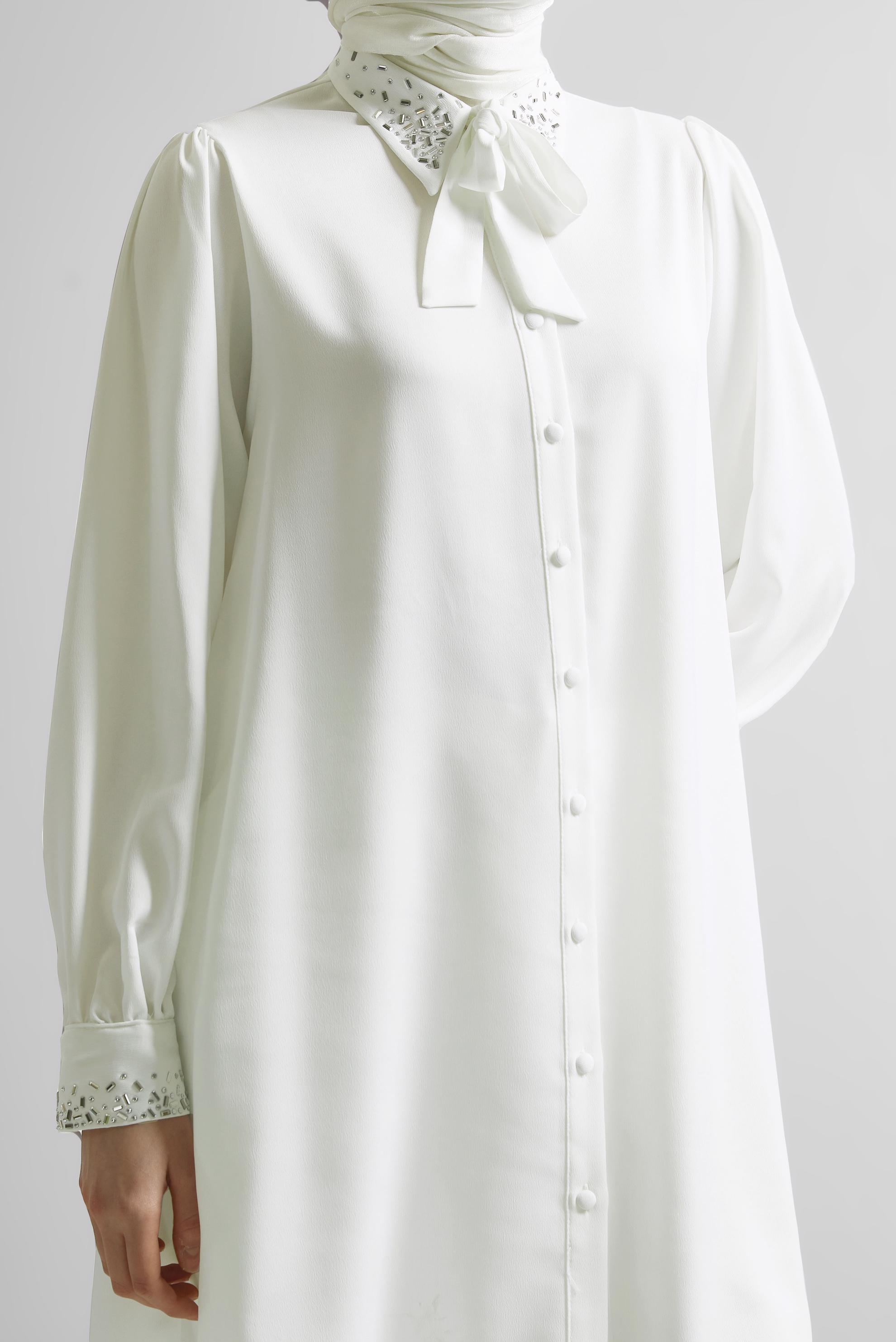 Tesettür giyim BEYAZ TAŞ DETAYLI SATEN TUNİK 45323