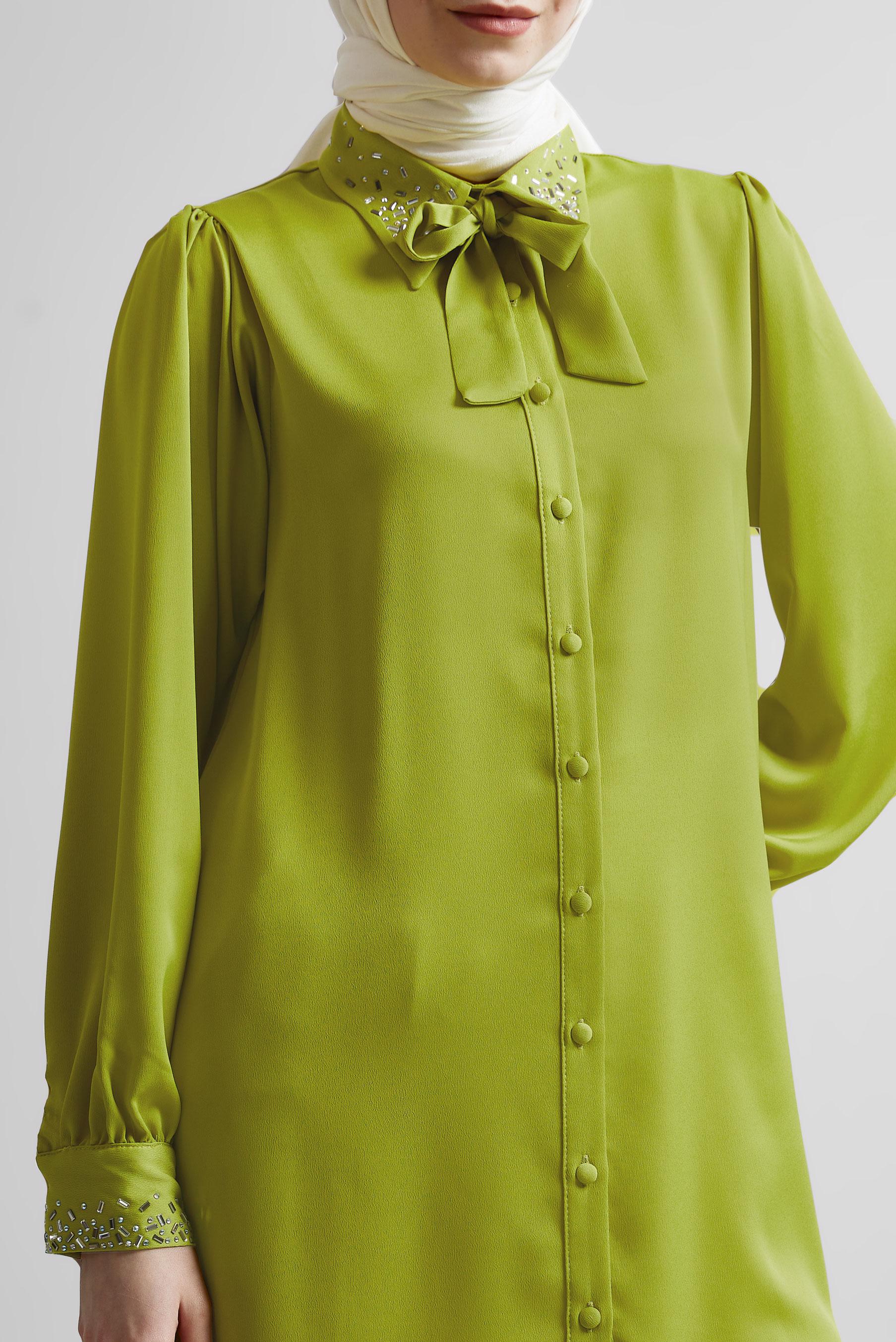 Tesettür giyim YEŞİL TAŞ DETAYLI SATEN TUNİK 45323