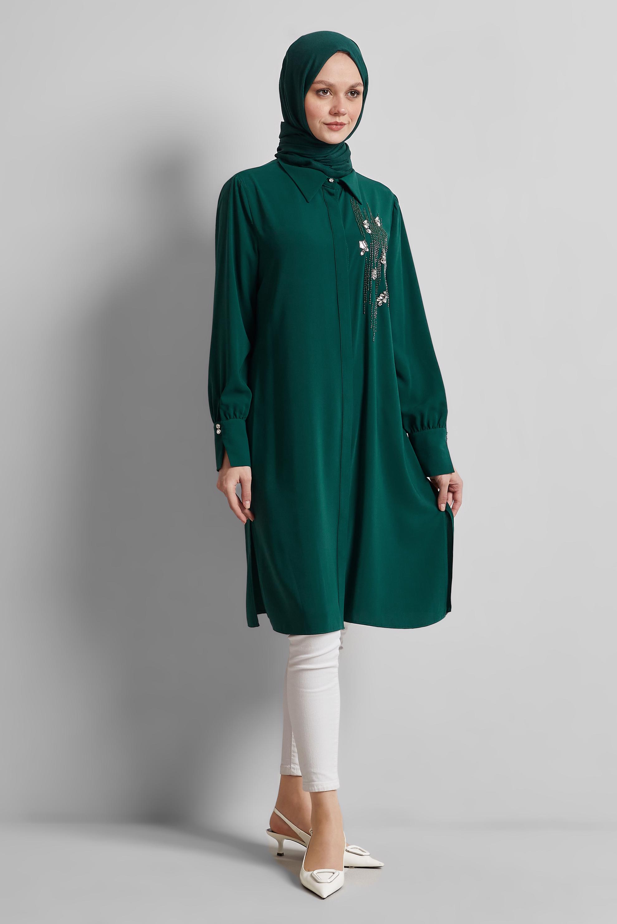 Tesettür giyim YEŞİL BONCUK DETAYLI TUNİK 45371