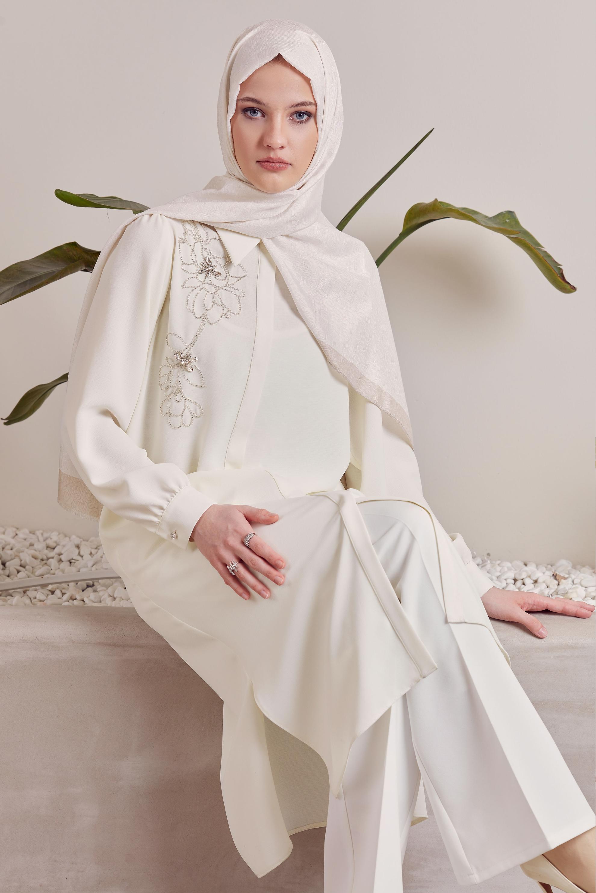 Tesettür giyim BEYAZ GÖMLEK YAKA TESETTÜR TUNİK 45372