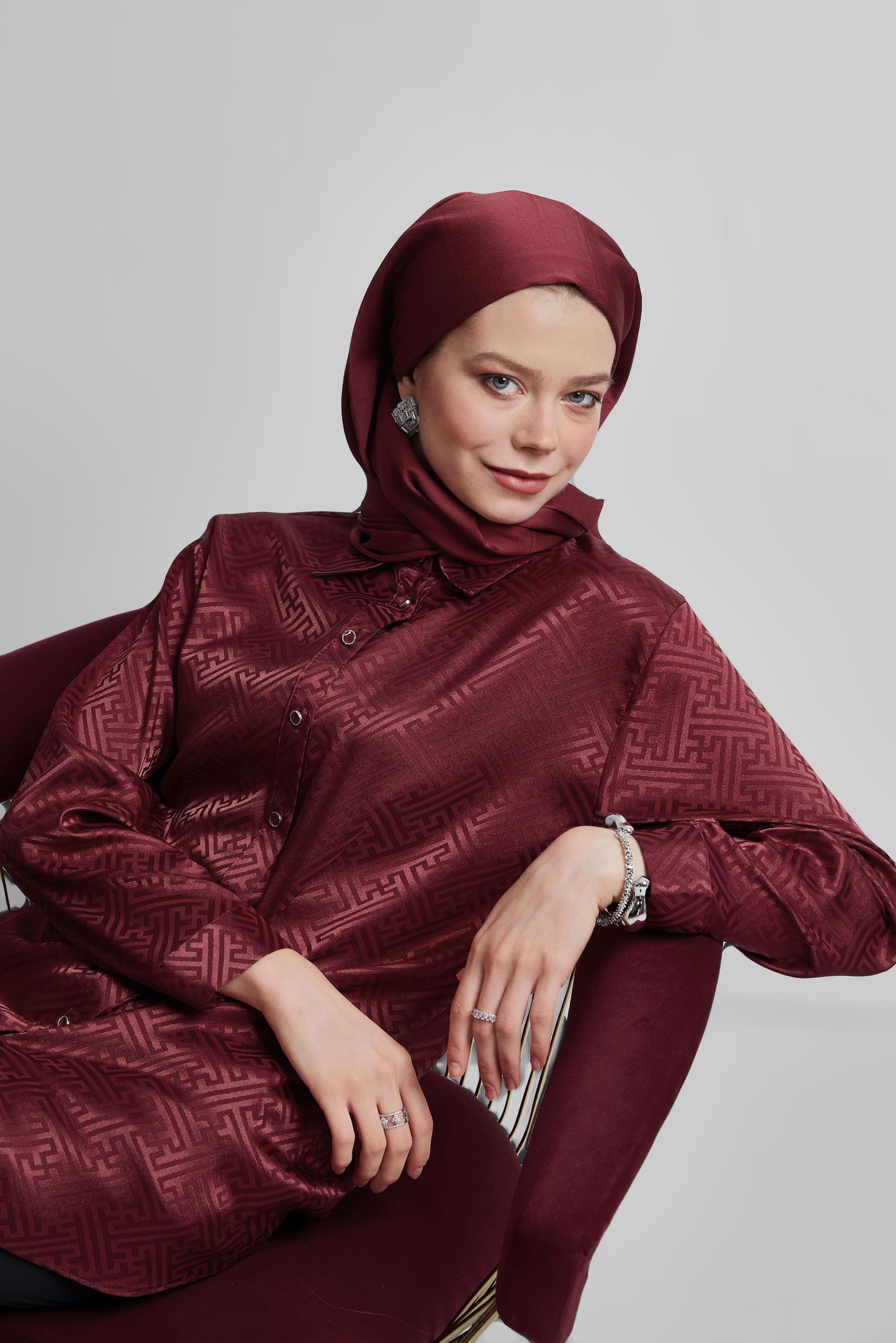 Tesettür giyim BORDO SATEN JAKAR TUNİK 45375