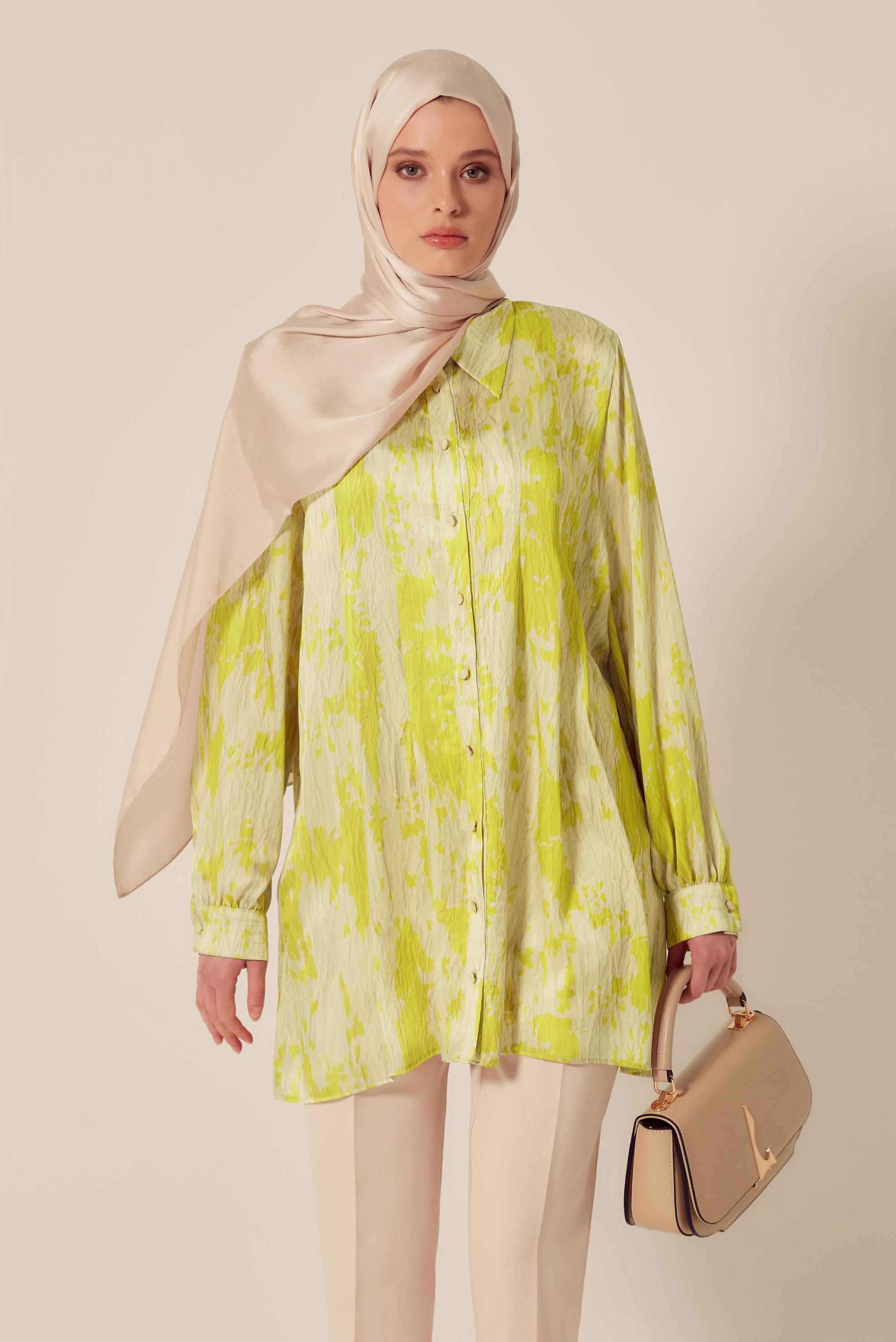 Tesettür giyim YEŞİL DESENLİ SATEN TUNİK 45429