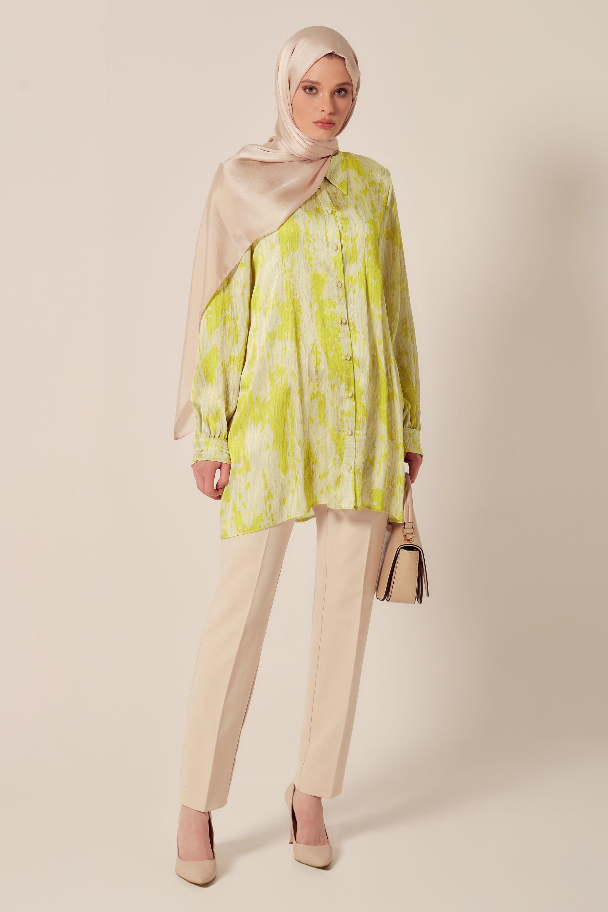 Tesettür giyim YEŞİL DESENLİ SATEN TUNİK 45429
