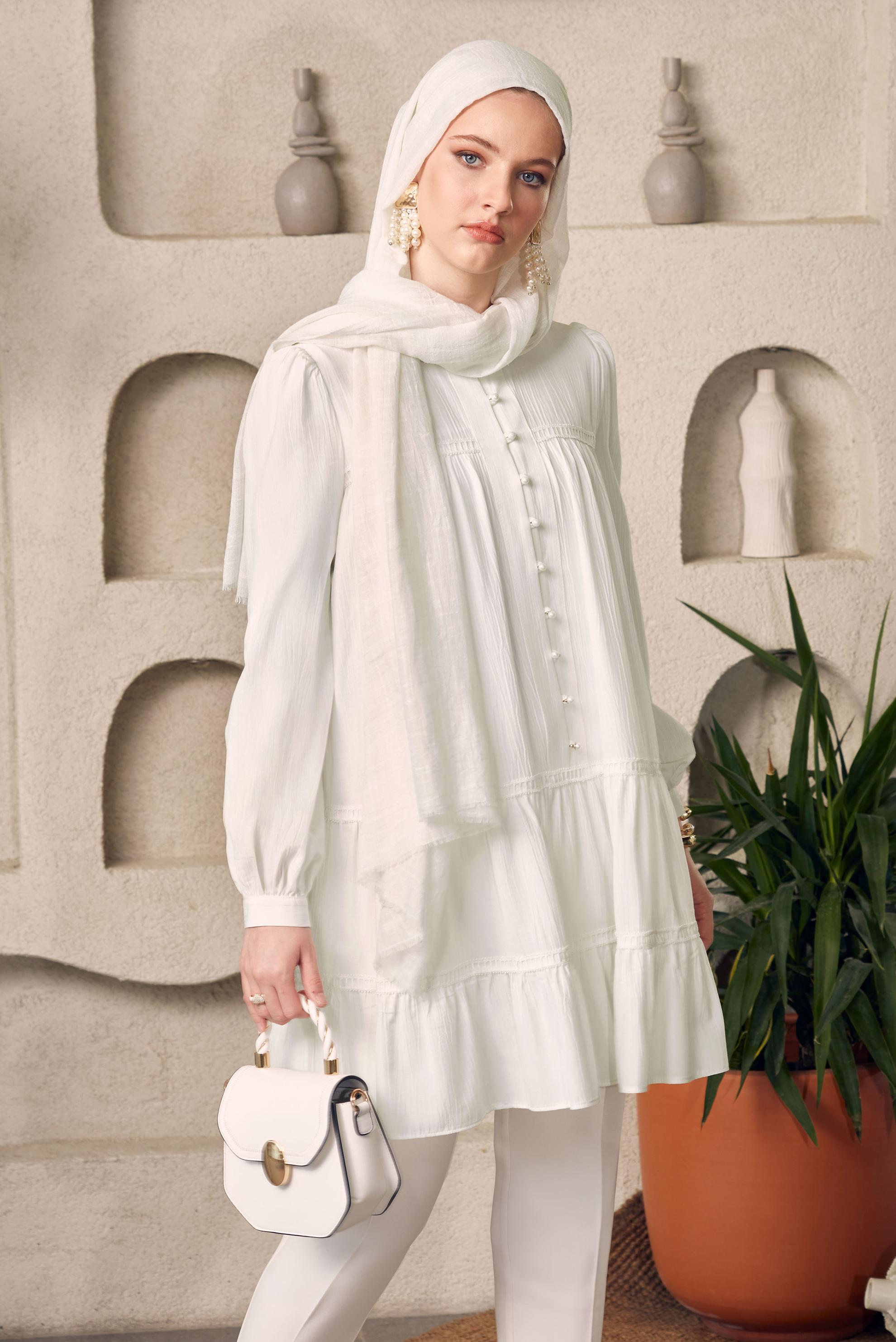 Tesettür giyim BEYAZ VOLAN DETAYLI TUNİK 45493