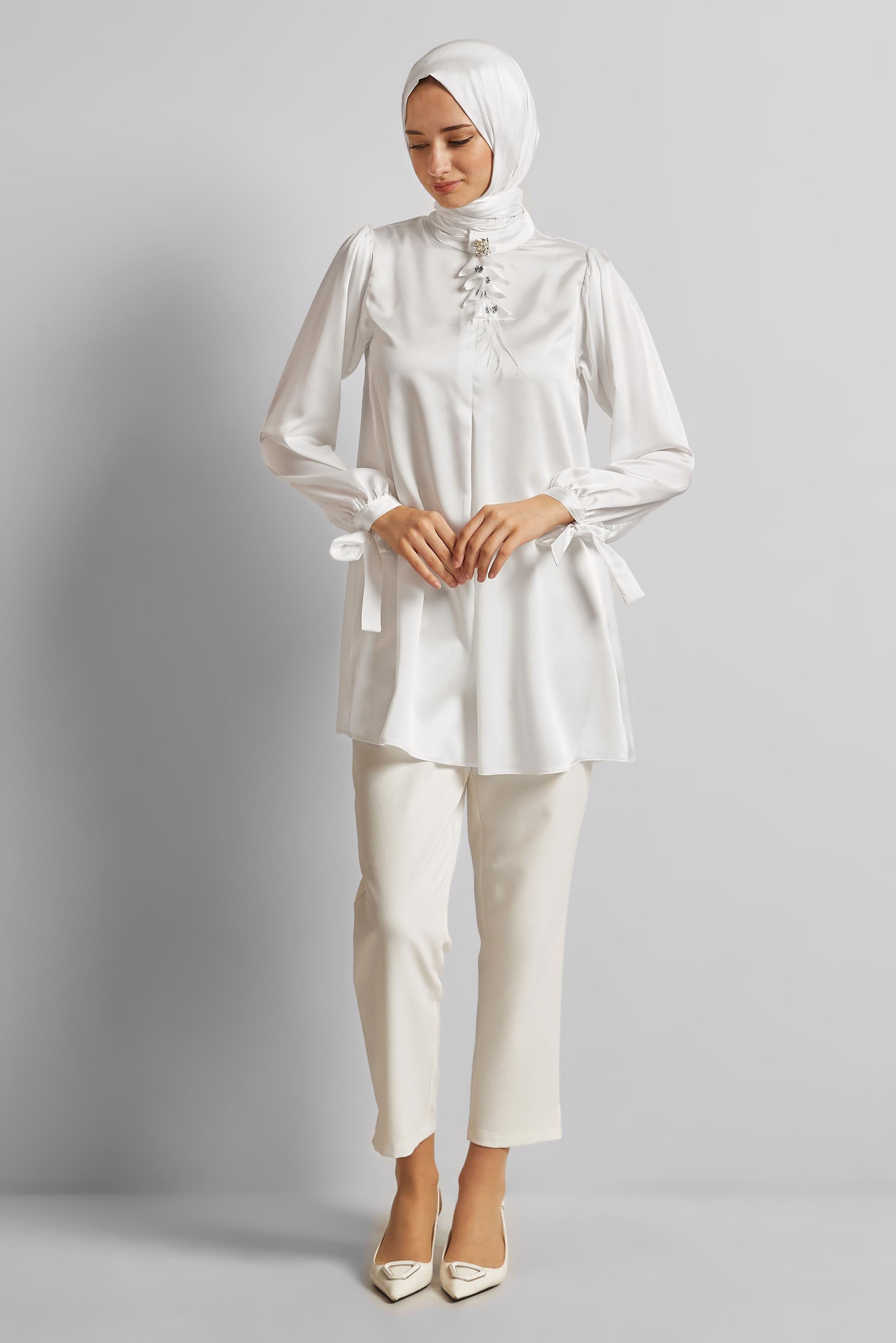 Tesettür giyim BEYAZ BROŞLU SATEN TUNİK 45589