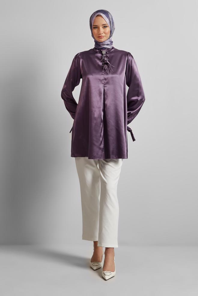 Hijab-Kleidung LILA SATIN TUNIKA MIT BROSCHE 45589 - ALVİNA