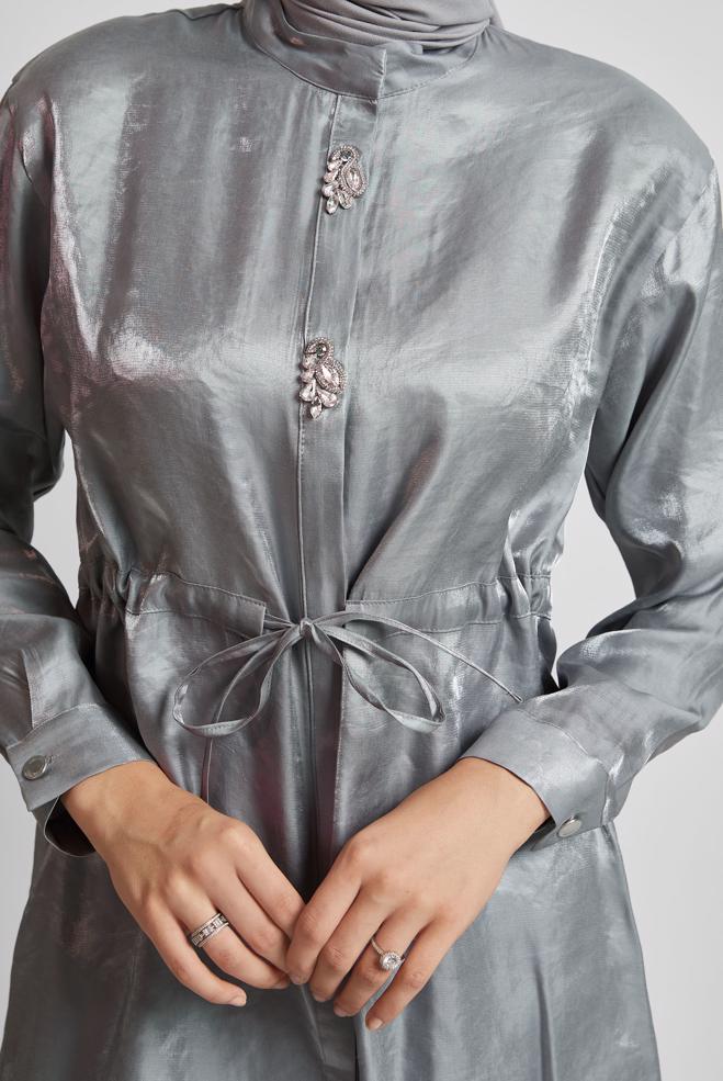 Hijab-Kleidung GRAU TUNIKA AUS SATIN MIT SMOCKBUND 45610 - ALVİNA