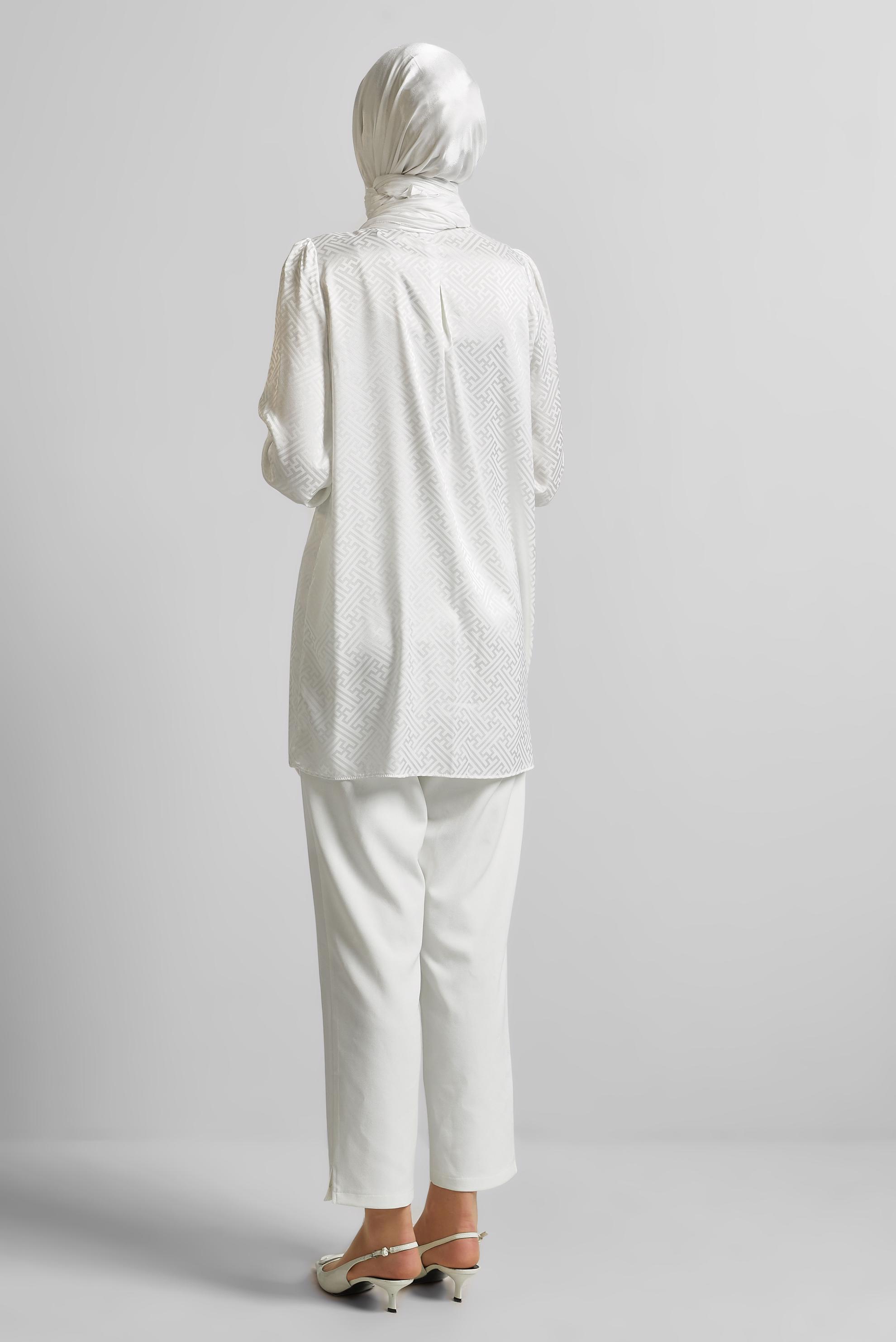 Tesettür giyim BEYAZ SATEN JAKAR TUNİK 45724