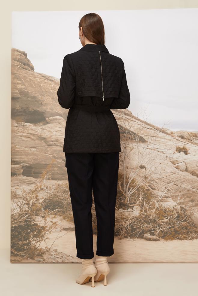 Hijab clothing BLACK 46000 KAPİTONE 5058 CEKET 38-44 TEK40 - ALVİNA