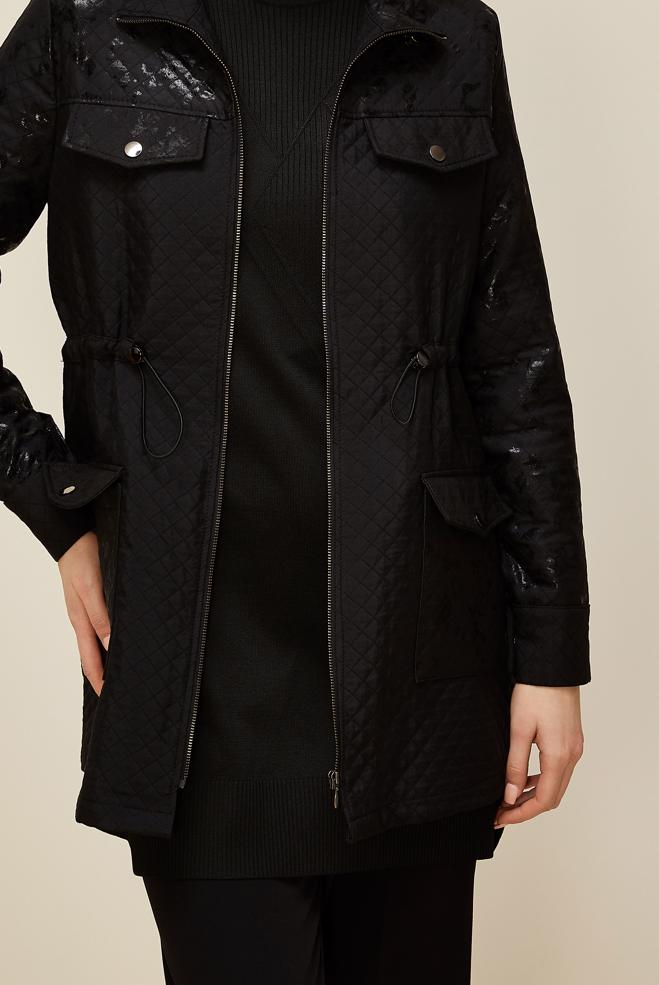 Tesettür giyim SİYAH VARAK BASKILI KAPİTONE CEKET 46009 - ALVİNA