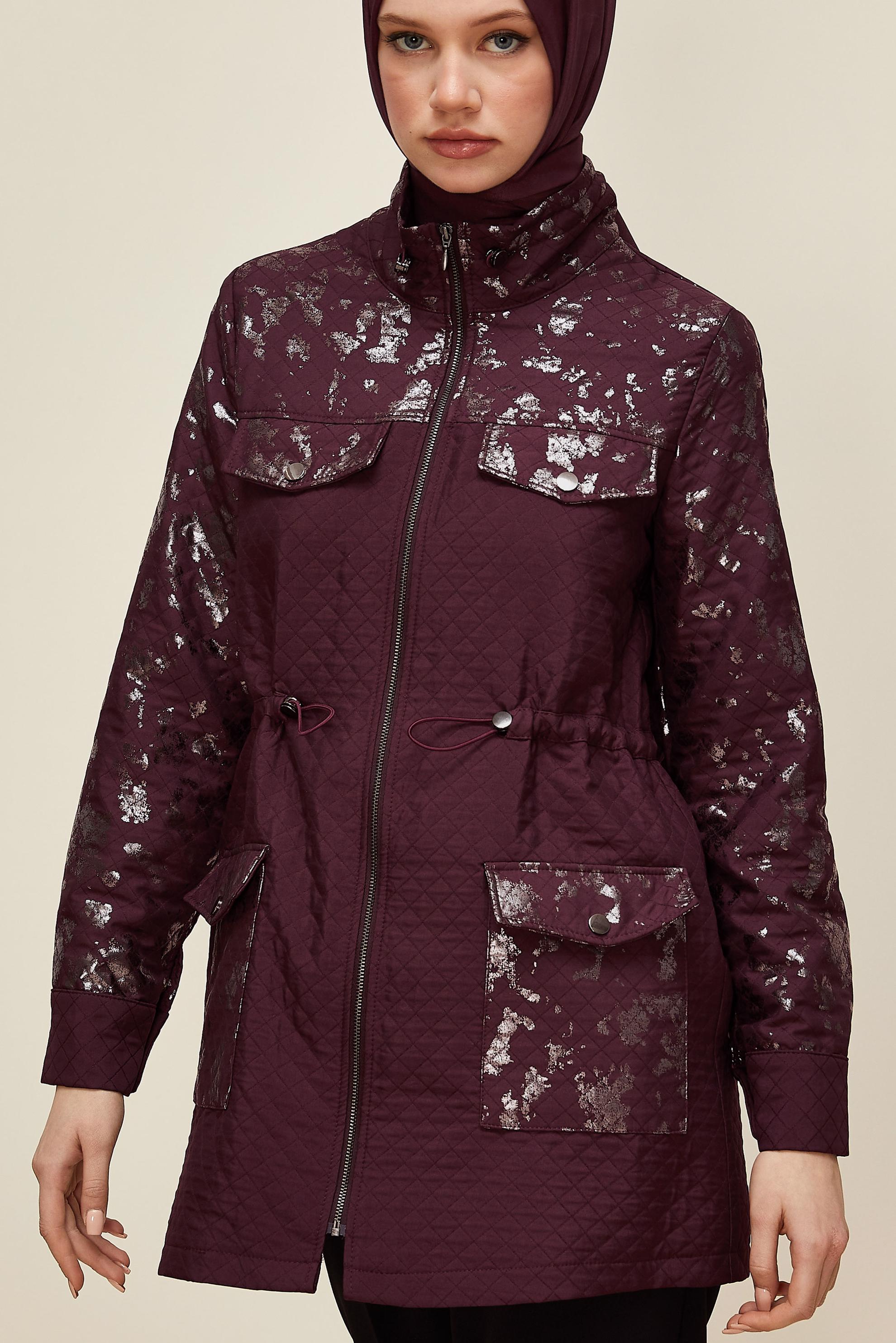 Tesettür giyim BORDO VARAK BASKILI KAPİTONE CEKET 46009