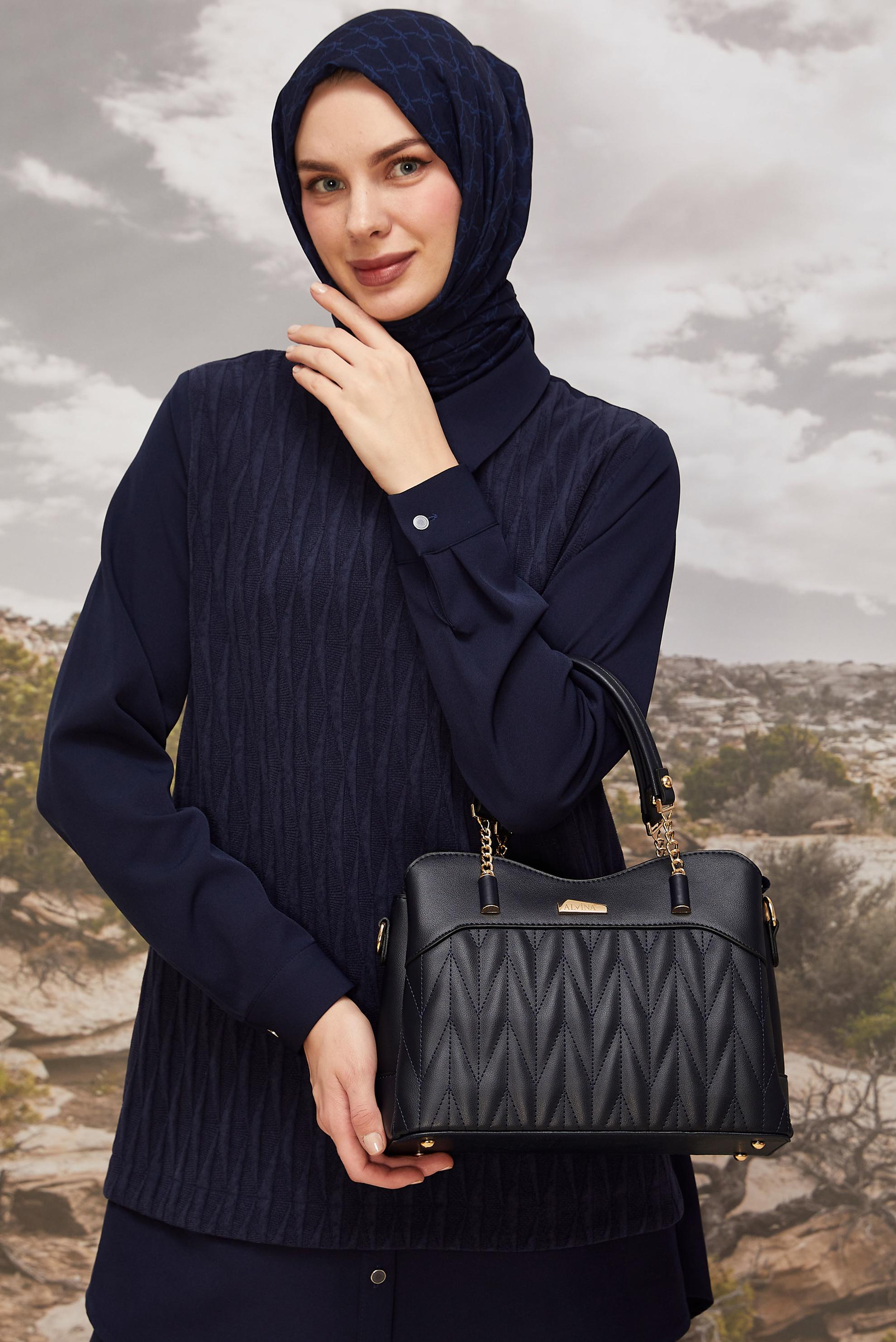 Tesettür giyim LACİVERT ALVİNA ZİNCİR ASKILI ÇANTA 2200