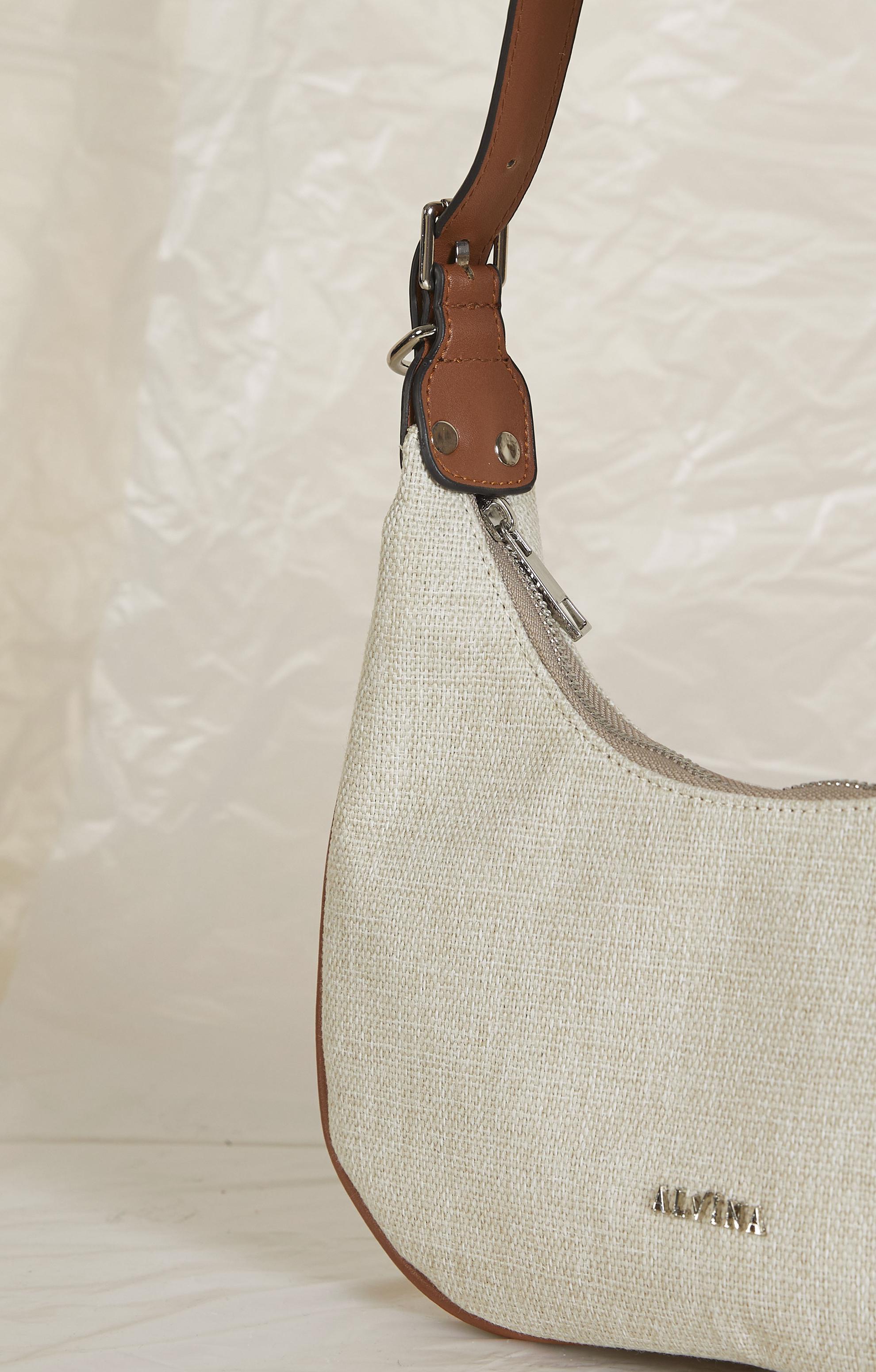 Tesettür giyim BEYAZ ALVİNA BAGET ÇANTA 664