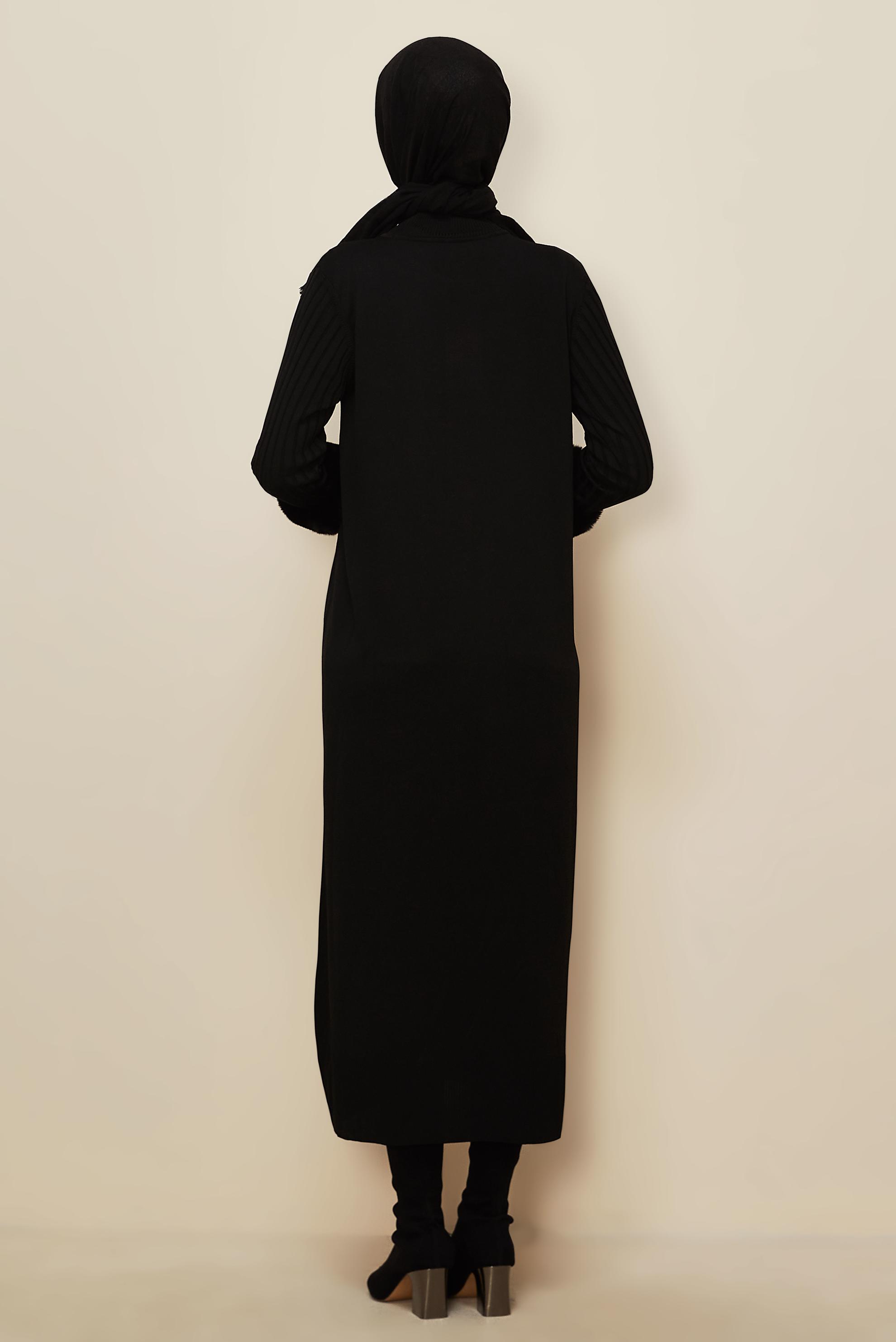 Tesettür giyim SİYAH KÜRK DETAYLI TRİKO ELBİSE 45890