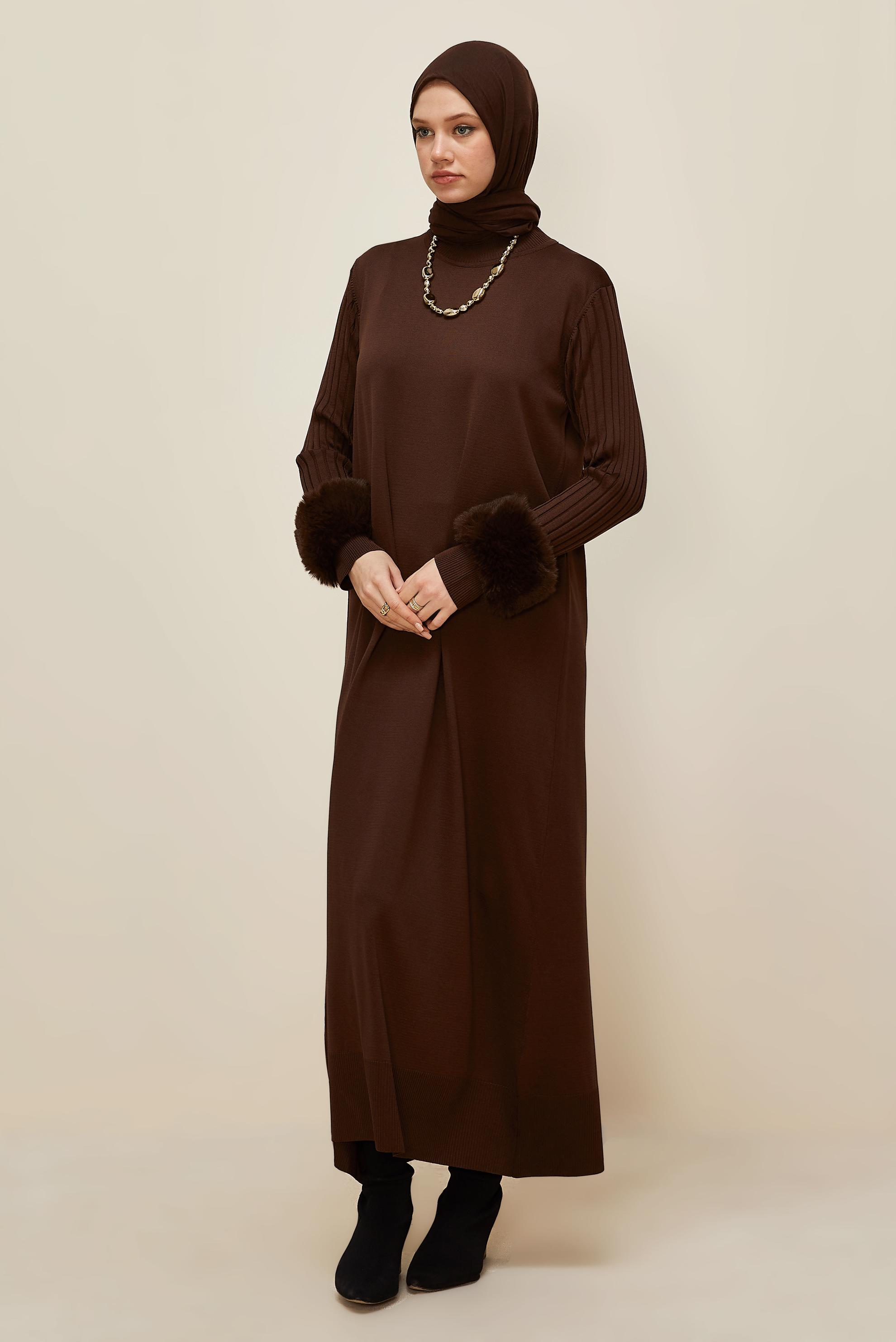 Hijab clothing BROWN FAUX-FUR DETAILED KNITWEAR DRESS 45890