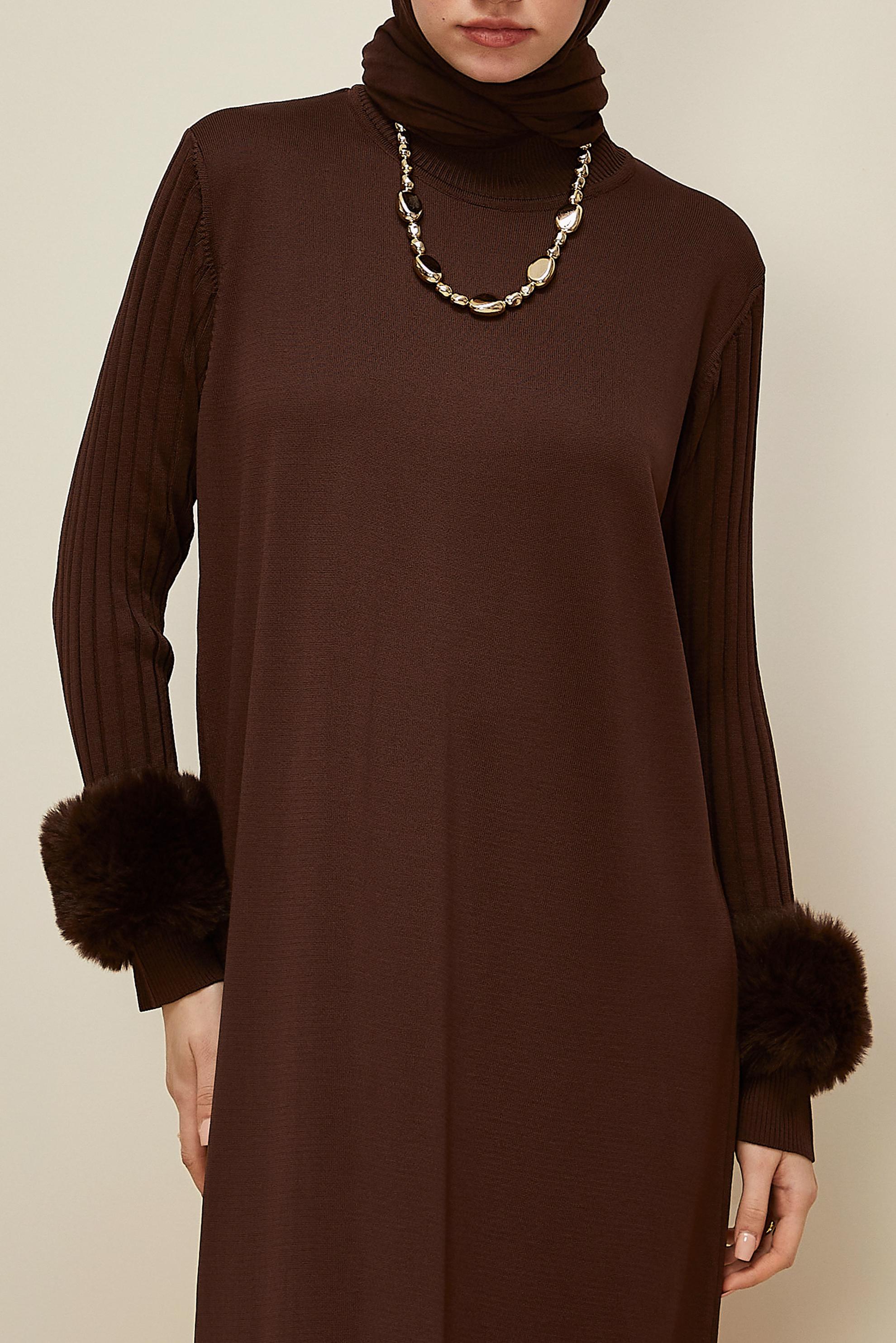 Hijab clothing BROWN FAUX-FUR DETAILED KNITWEAR DRESS 45890