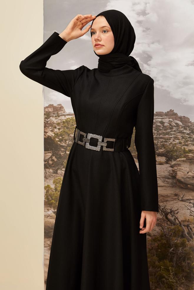 Vêtements hijab NOIR ROBE À CEINTURE DÉTAILLÉE 45970 - ALVİNA