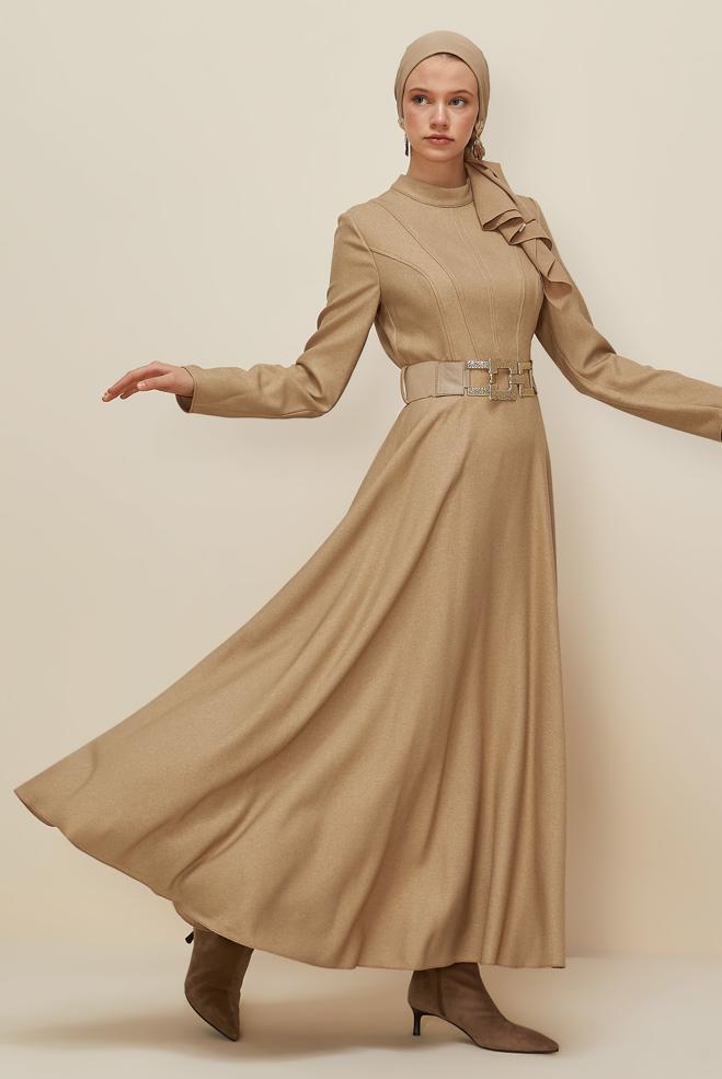 Vêtements hijab BEIGE ROBE À CEINTURE DÉTAILLÉE 45970 - ALVİNA