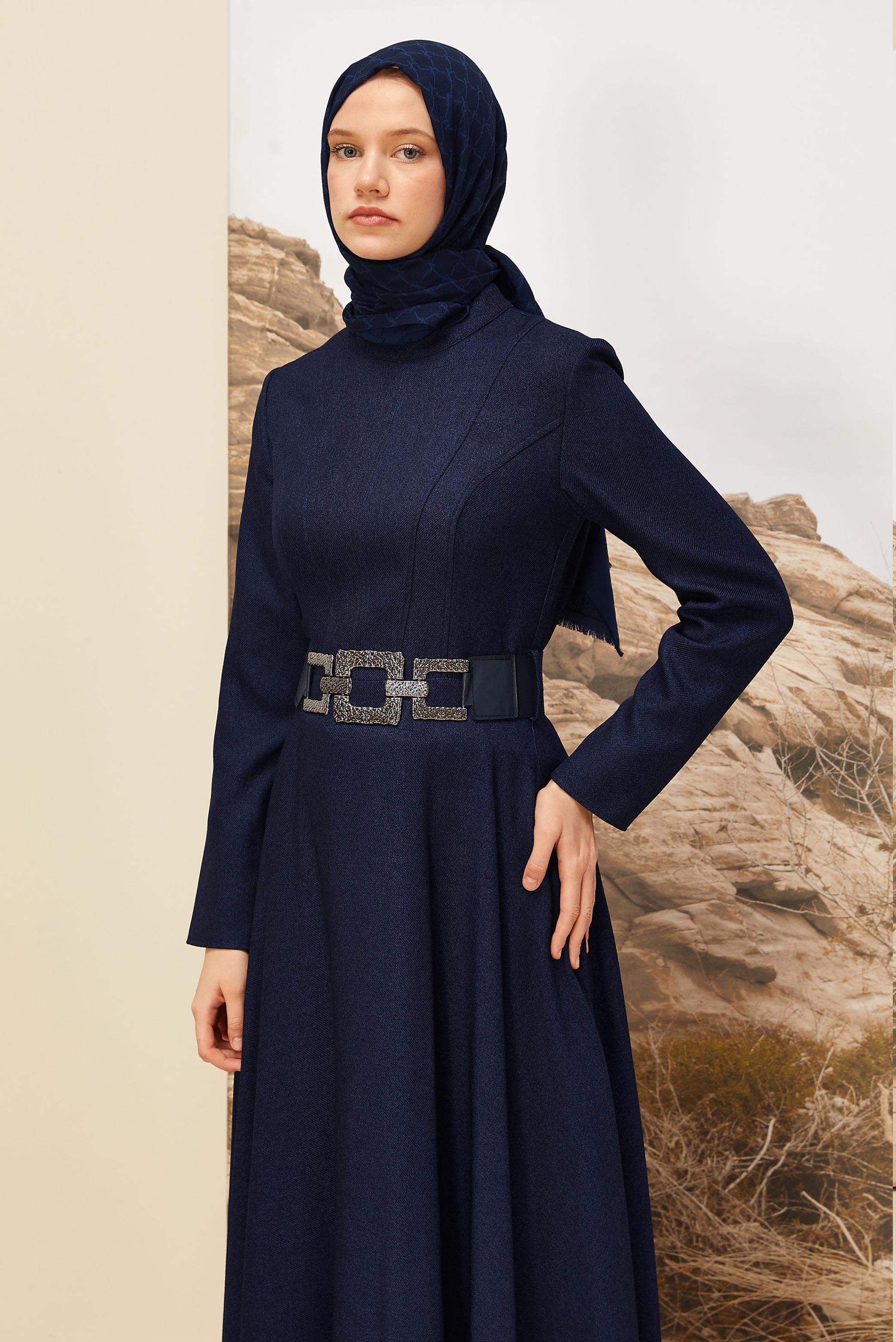 Tesettür giyim LACİVERT KEMER DETAYLI ELBİSE 45970