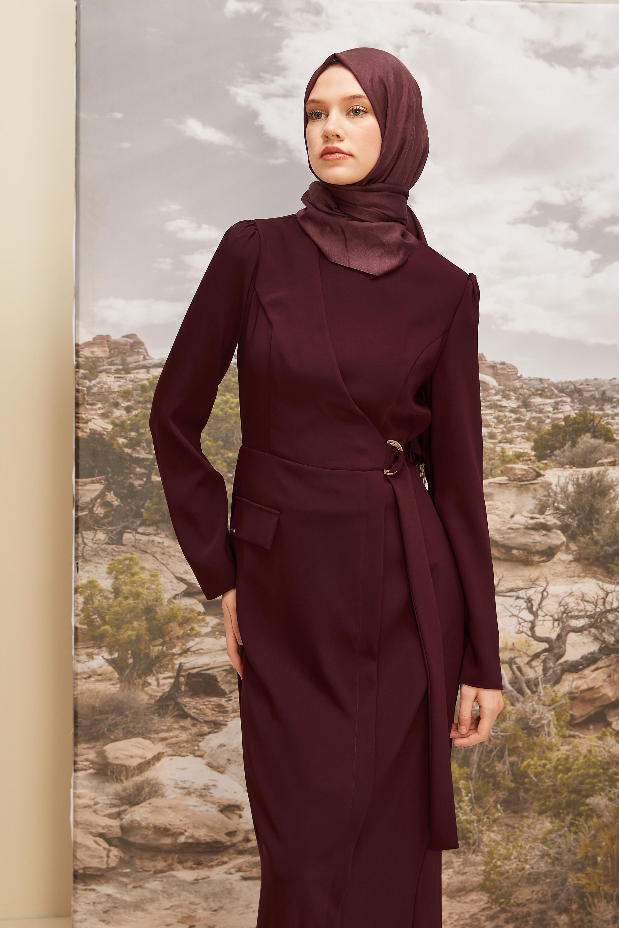 Tesettür giyim MOR BİSİKLET YAKA KEMERLİ ELBİSE 46016