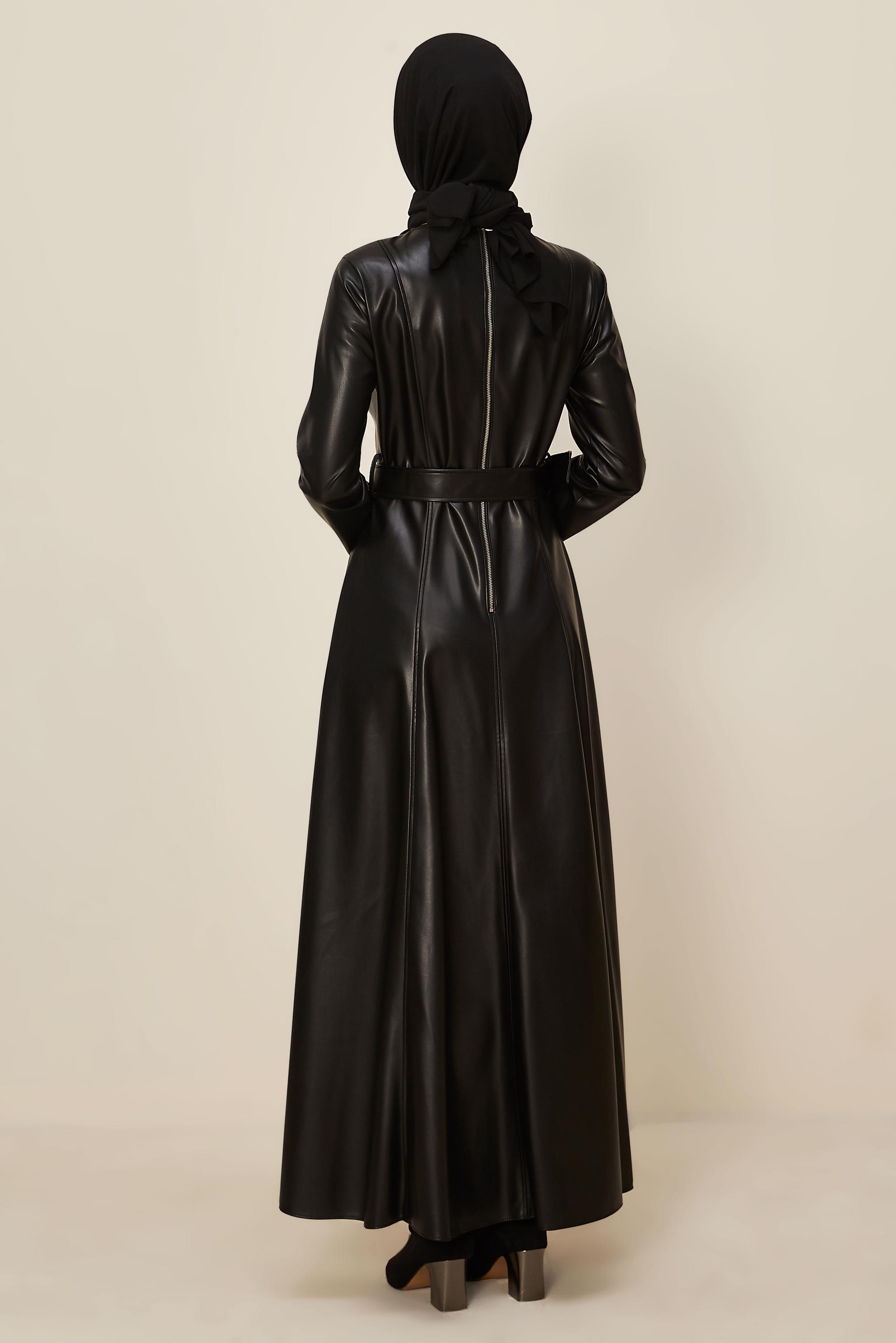 Tesettür giyim SİYAH KEMERLİ SUNİ DERİ ELBİSE 46062