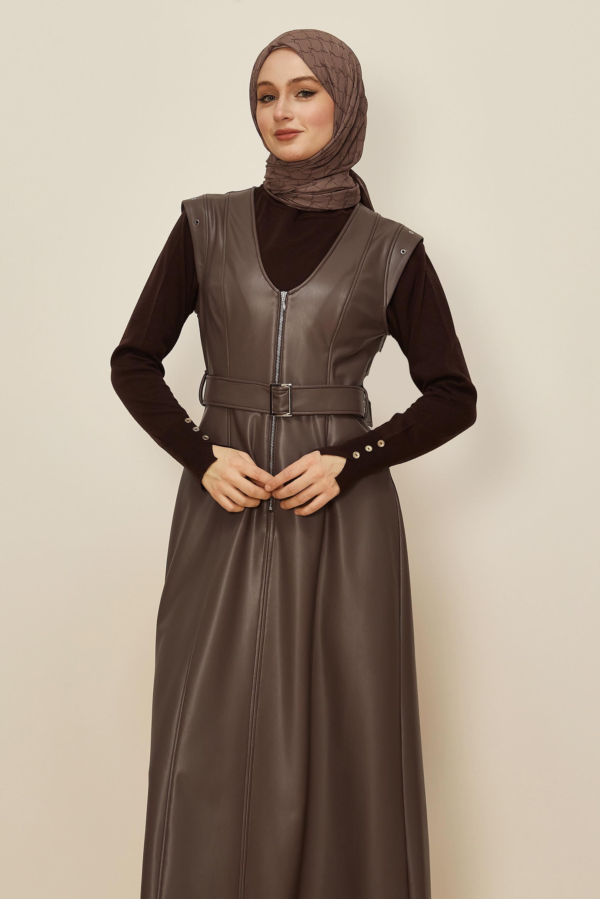 Tesettür giyim KAHVE KEMERLİ SUNİ DERİ JİLE ELBİSE 46083