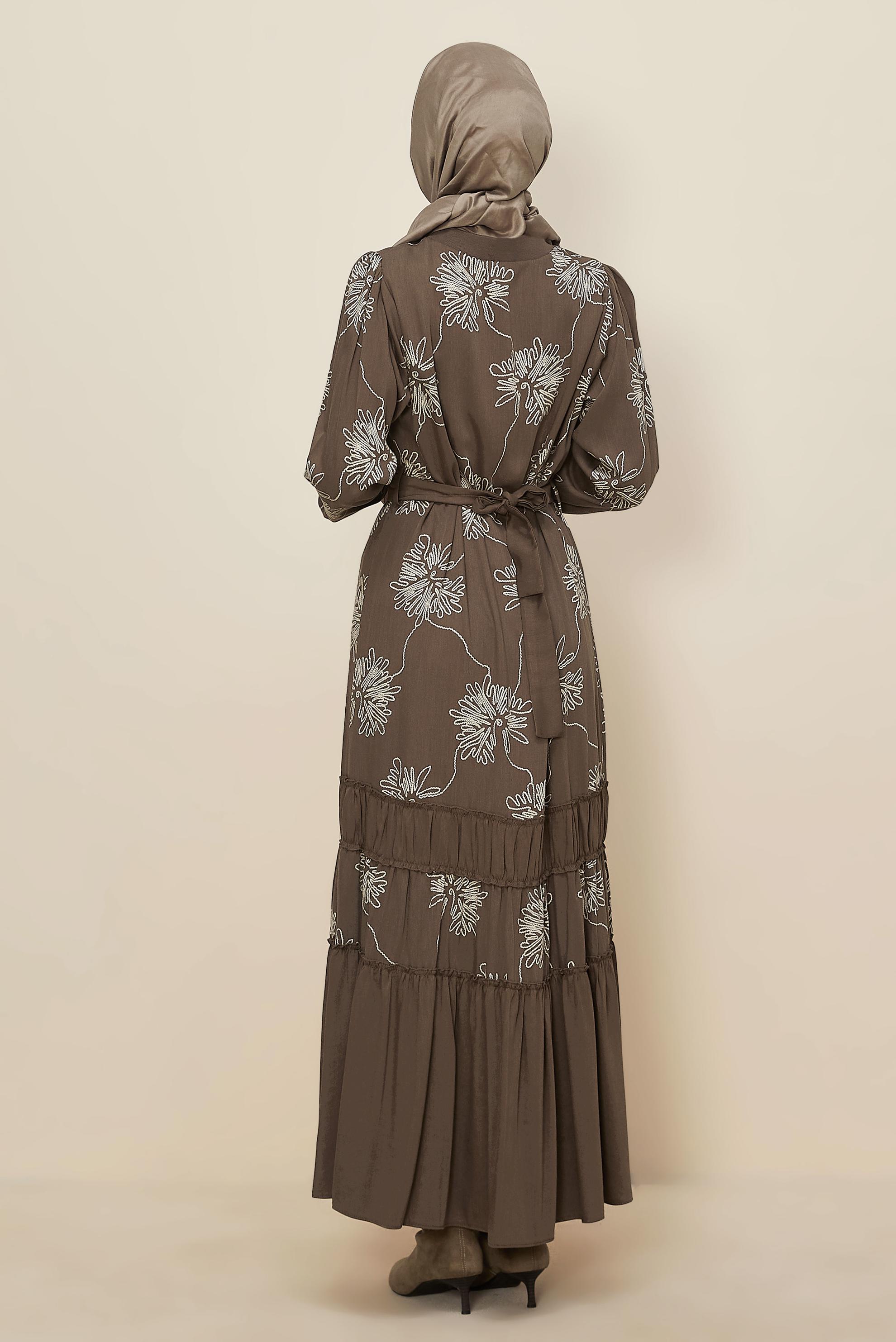 Tesettür giyim VİZON DESENLİ KUŞAKLI ELBİSE 46100