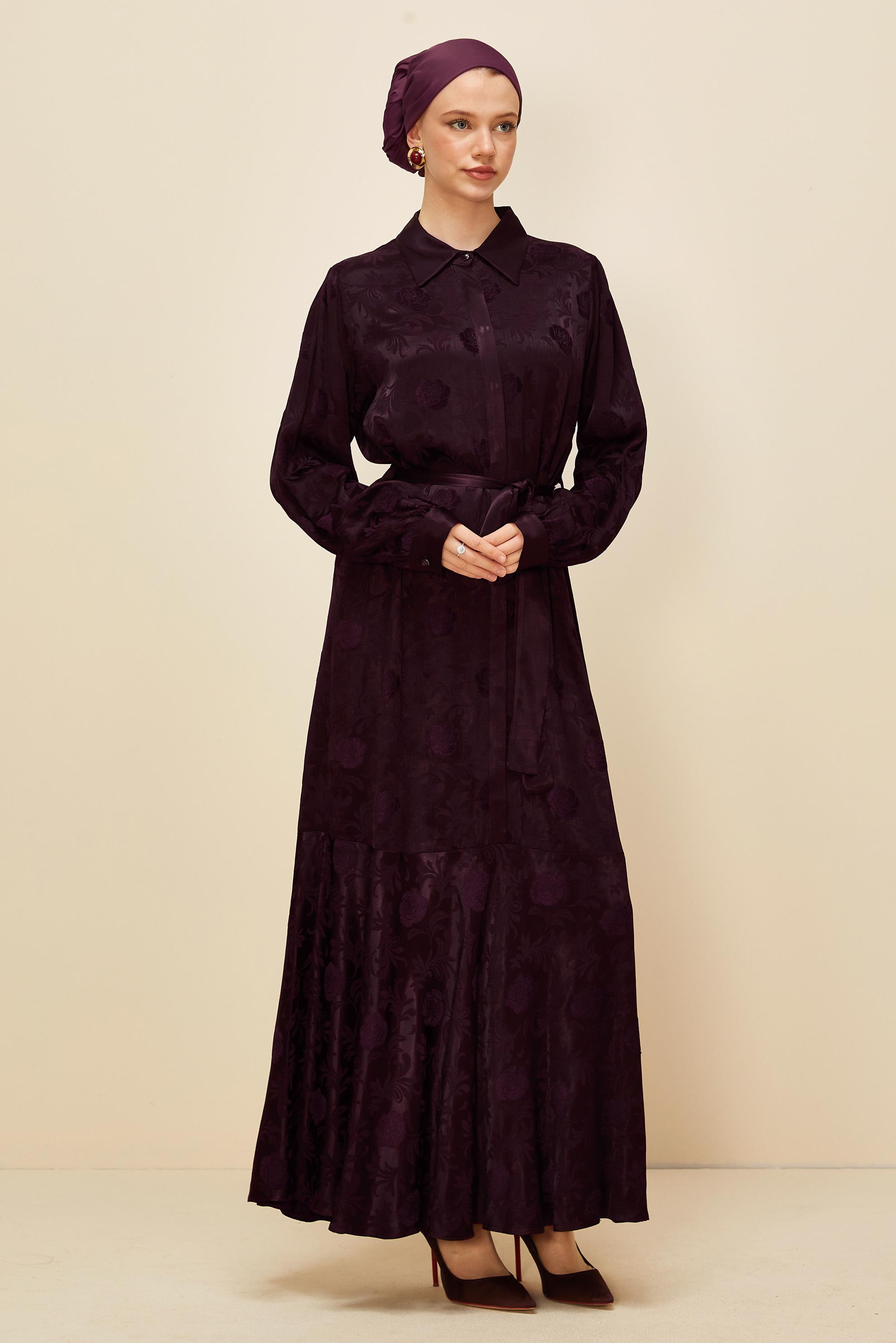 Tesettür giyim BORDO KUŞAKLI JAKAR ELBİSE 46106