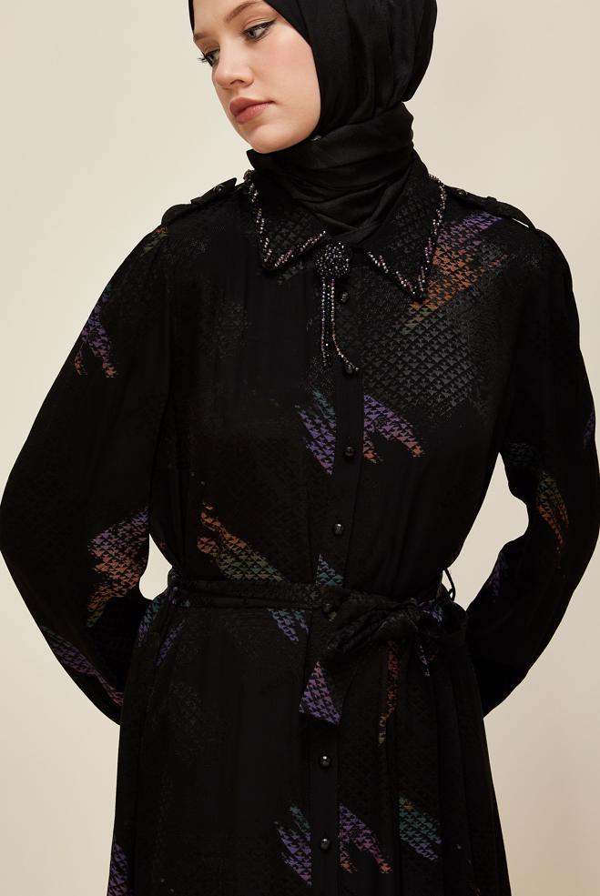 Hijab clothing BLACK JACQUARD DRESS WITH BROOCH DETAIL 46123 - ALVİNA