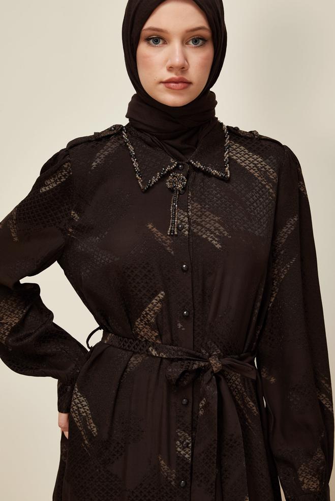 Hijab clothing BROWN JACQUARD DRESS WITH BROOCH DETAIL 46123 - ALVİNA