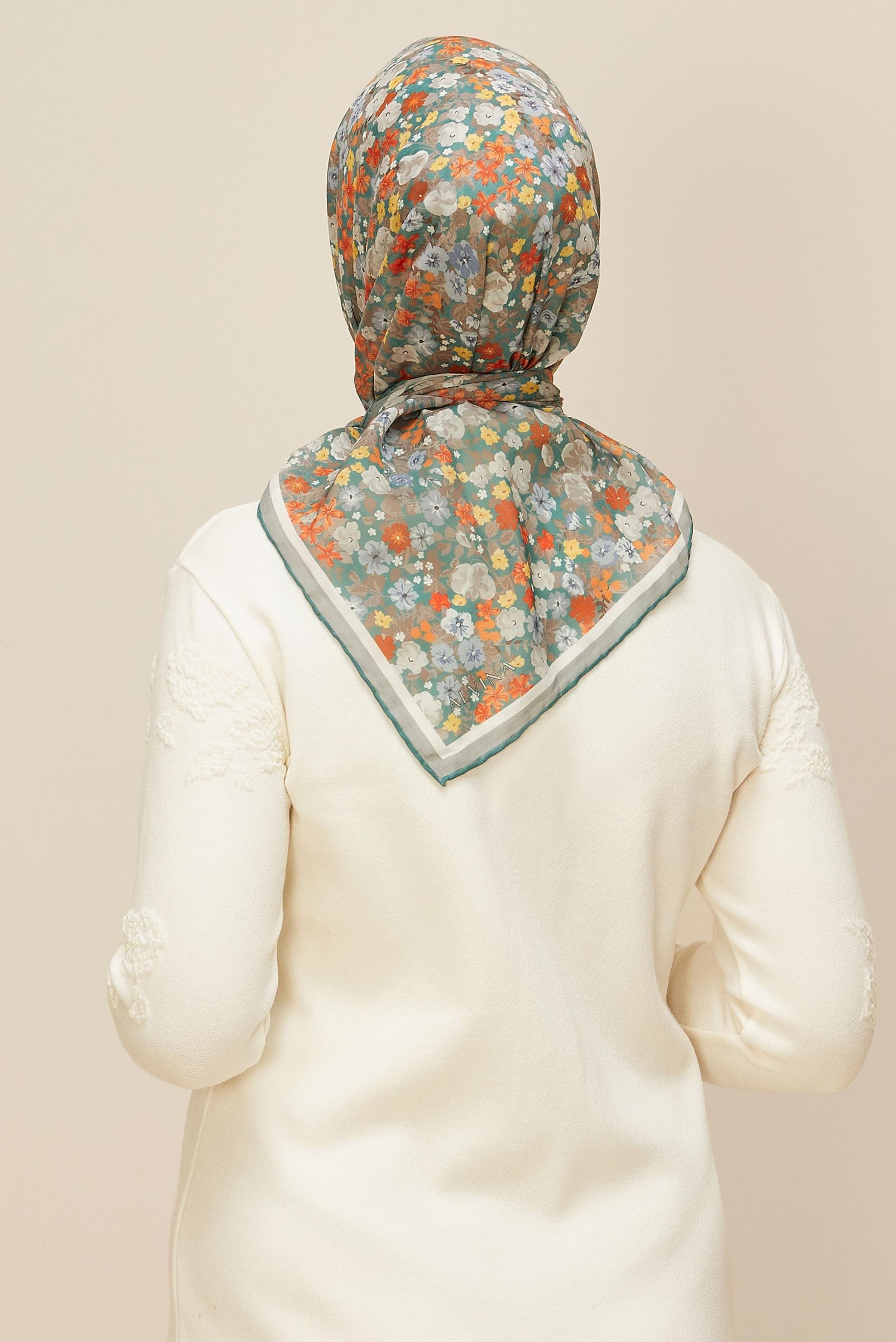 Tesettür giyim MAVİ ALVİNA ÇİÇEK DESENLİ EŞARP 8603