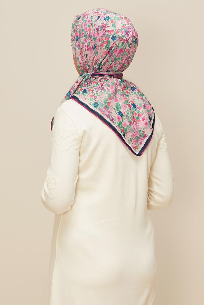 Vêtements hijab POUDRE ÉCHARPE ALVINA À MOTIFS FLORAUX 8603 - ALVİNA