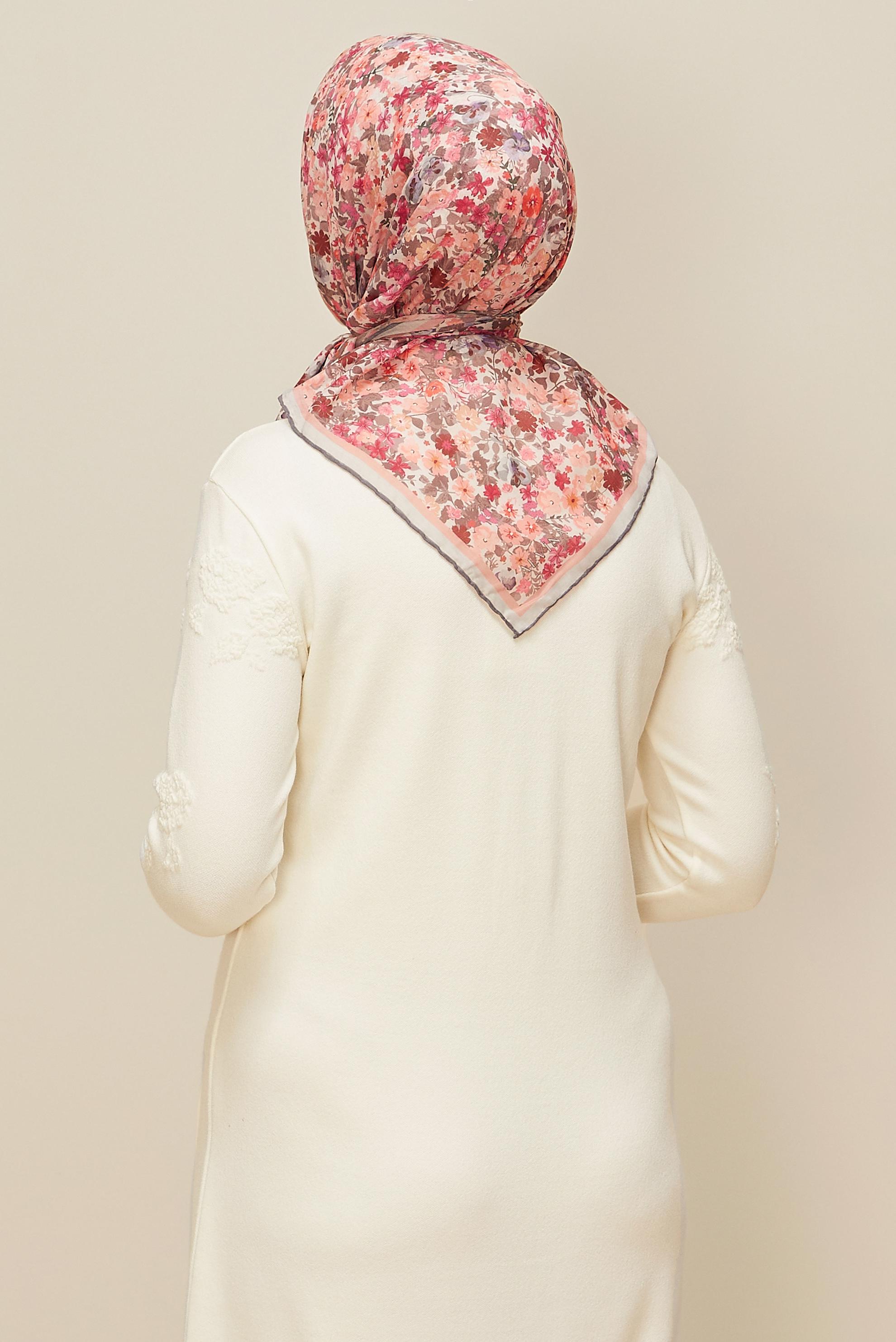 Vêtements hijab POUDRE ÉCHARPE ALVINA À MOTIFS FLORAUX 8603
