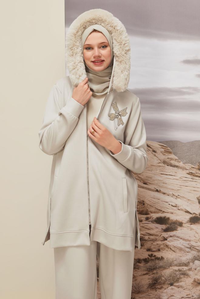 Vêtements hijab ÉCRUE ENSEMBLE DE SURVÊTEMENT DÉTAILLÉ EN FOURRURE 45207 - ALVİNA