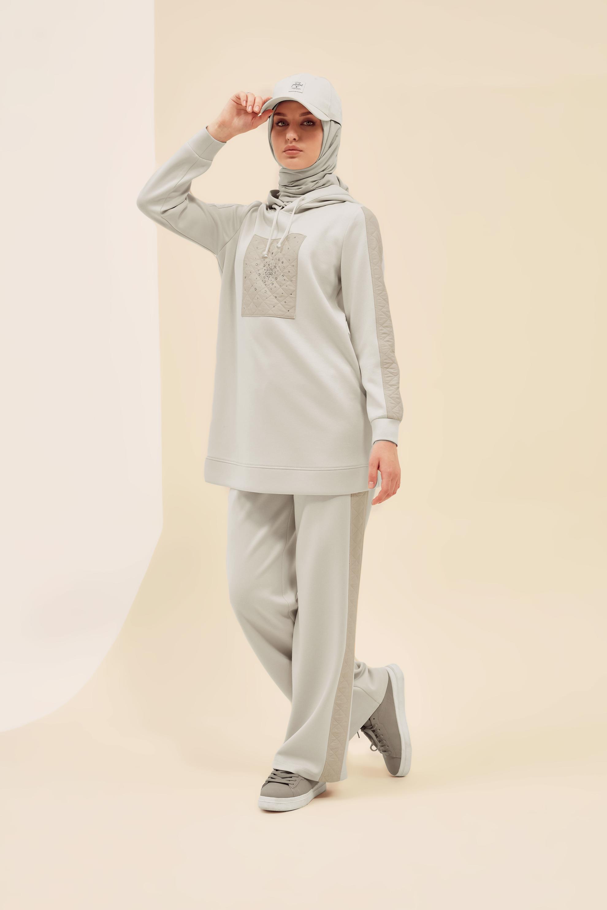 Vêtements hijab BEIGE ENSEMBLE DE SURVÊTEMENT AVEC PANTALON 45911