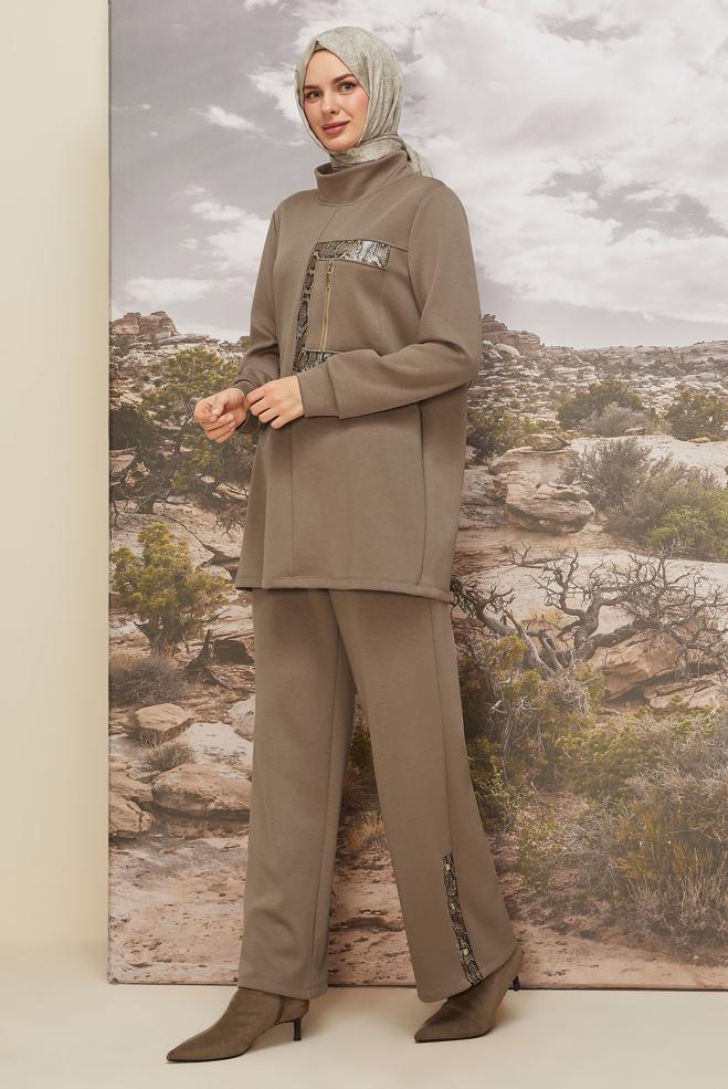 Vêtements hijab SABLE ENSEMBLE DE SURVÊTEMENT DÉTAILLÉ À PAILLETTES 45912 - ALVİNA
