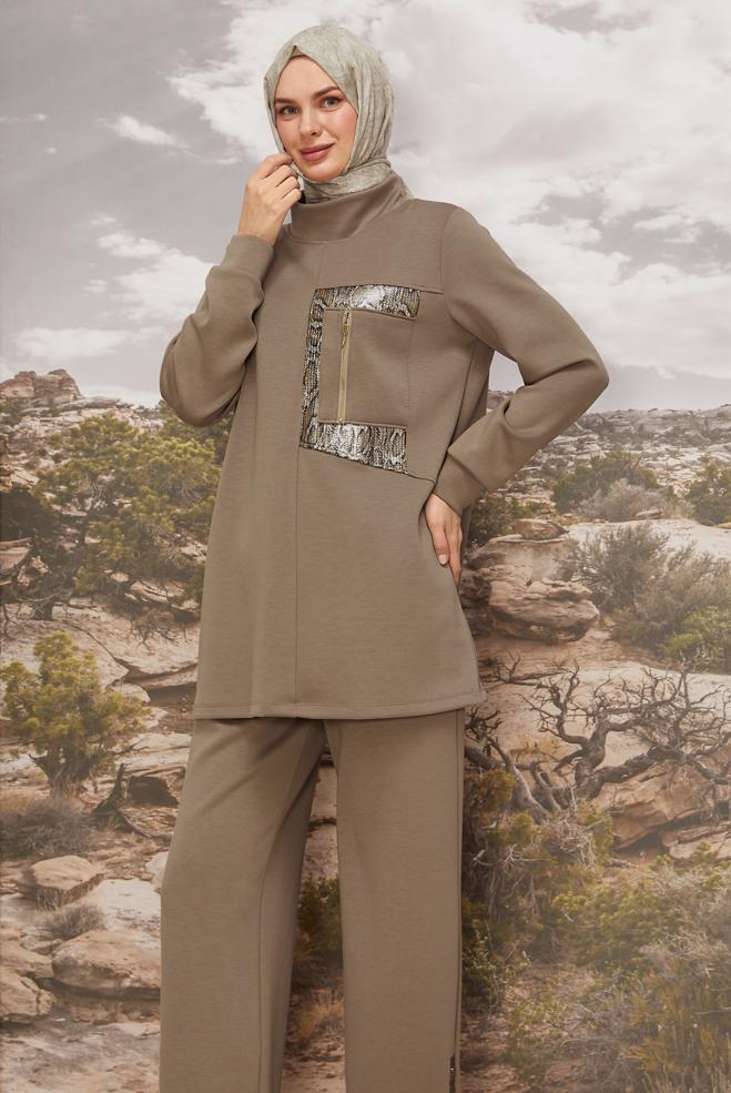 Vêtements hijab SABLE ENSEMBLE DE SURVÊTEMENT DÉTAILLÉ À PAILLETTES 45912 - ALVİNA