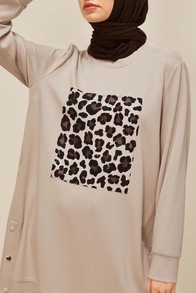 Vêtements hijab ÉCRUE TUNIQUE DE SURVÊTEMENT IMPRIMÉE LÉOPARD 45921 - ALVİNA