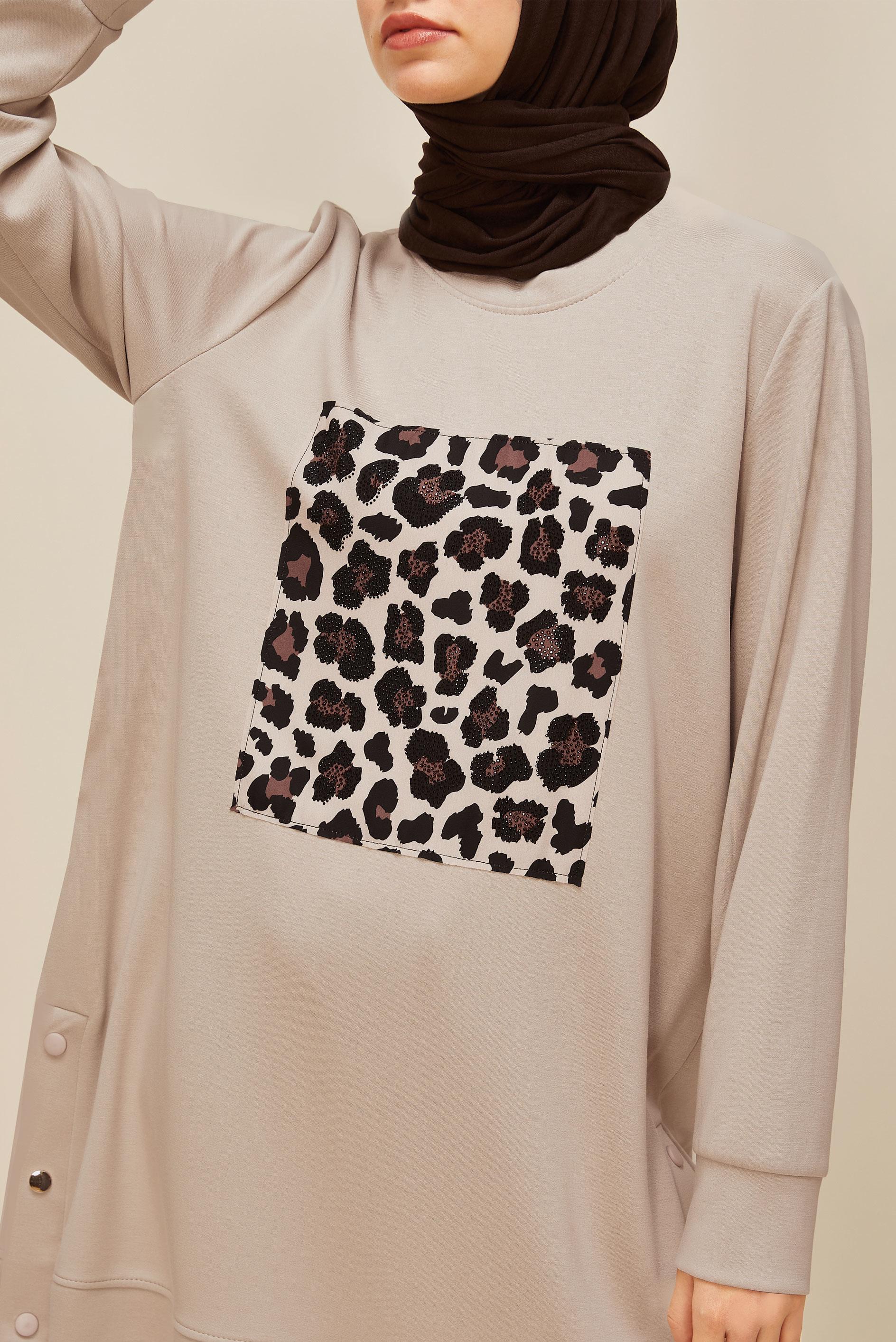 Tesettür giyim EKRU LEOPAR BASKILI EŞOFMAN TUNİK 45921