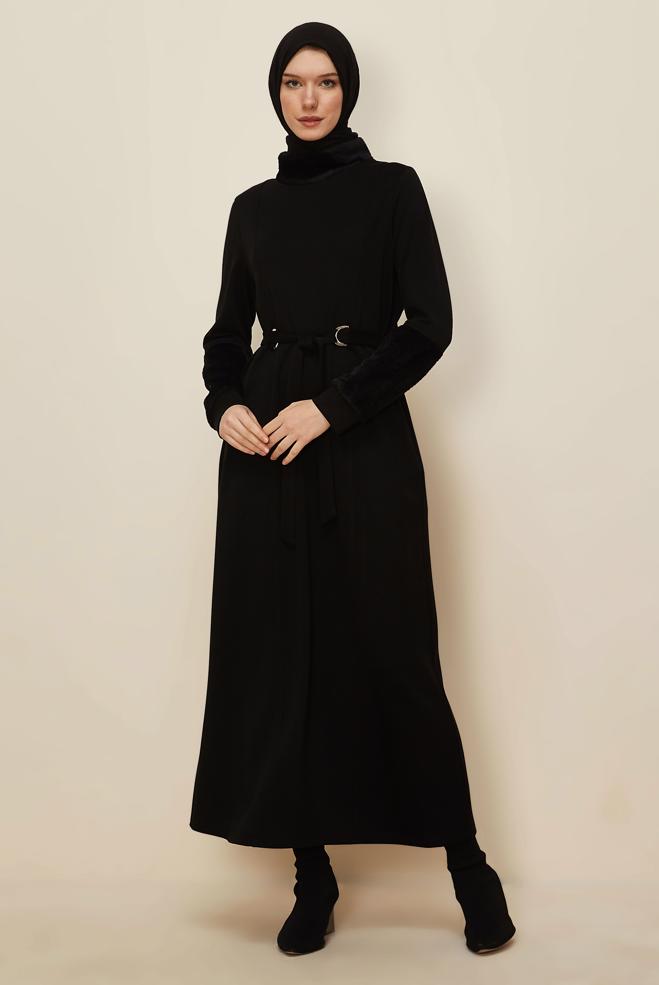 Tesettür giyim SİYAH SÜNİ KÜRK DETAYLI EŞOFMAN ELBİSE 45994 - ALVİNA