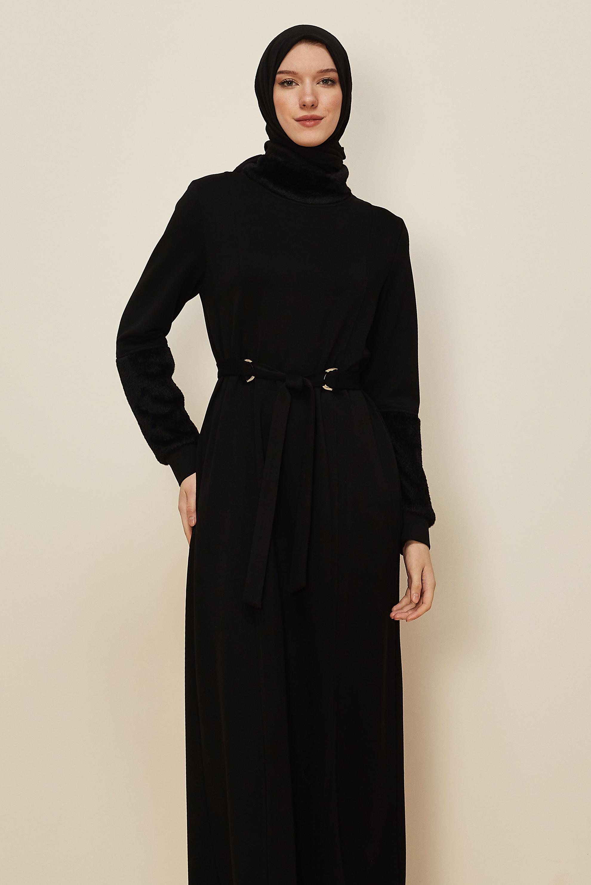 Tesettür giyim SİYAH SÜNİ KÜRK DETAYLI EŞOFMAN ELBİSE 45994