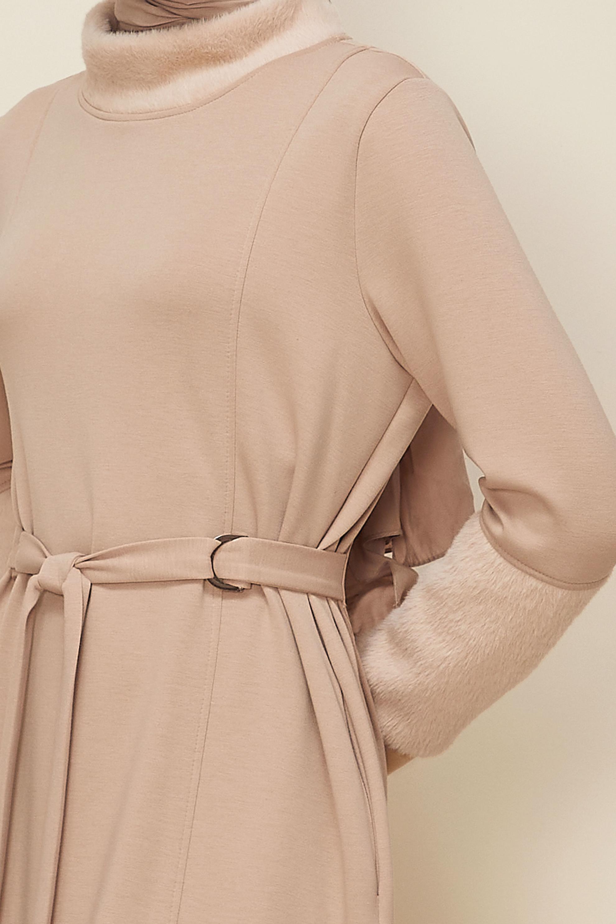 Tesettür giyim BEJ SÜNİ KÜRK DETAYLI EŞOFMAN ELBİSE 45994