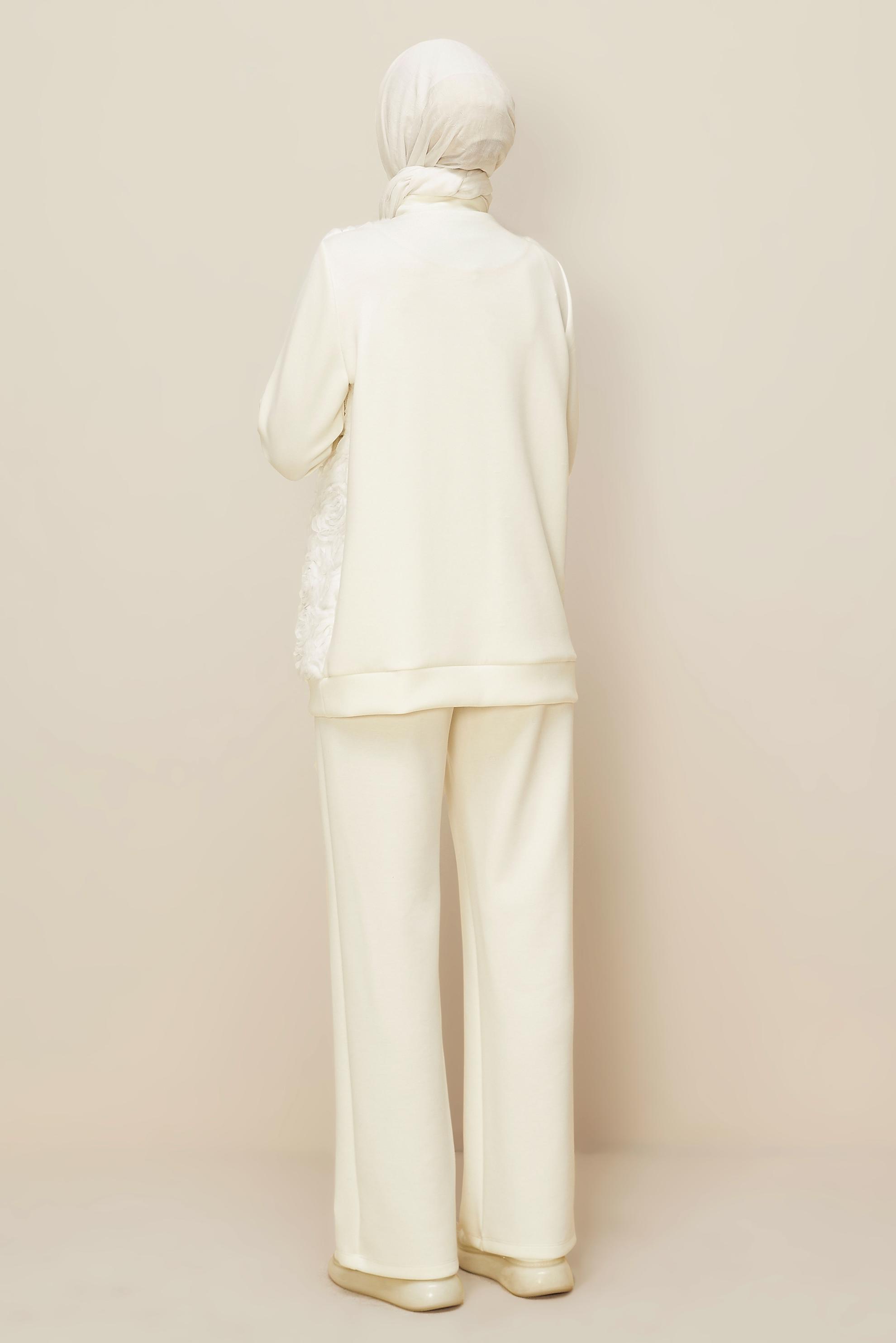 Tesettür giyim BEYAZ PANTOLONLU KÜRK DETAYLI TAKIM 46096