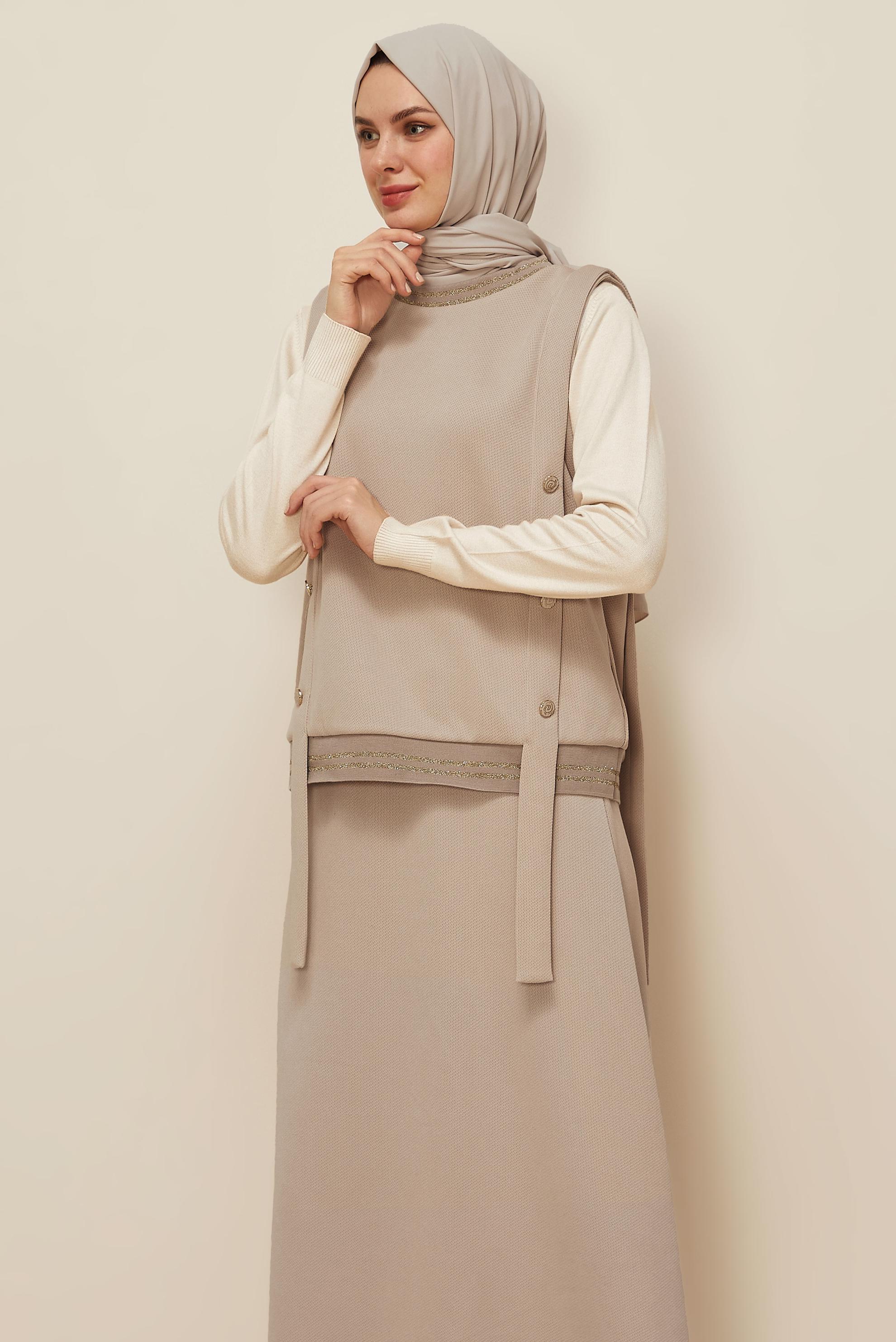 Tesettür giyim BEJ ETEKLİ EŞOFMAN TAKIMI 46193