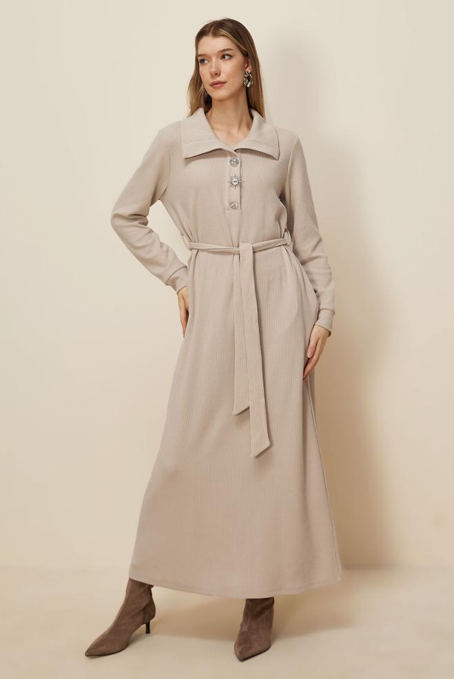 Tesettür giyim BEJ KUŞAKLI EŞOFMAN ELBİSE 46264 - ALVİNA