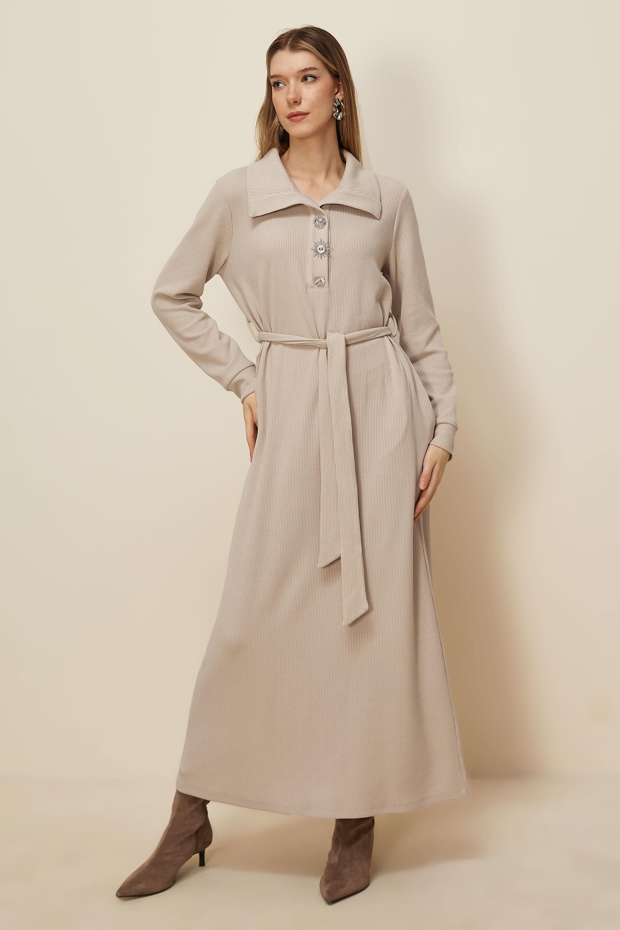 Tesettür giyim BEJ KUŞAKLI EŞOFMAN ELBİSE 46264