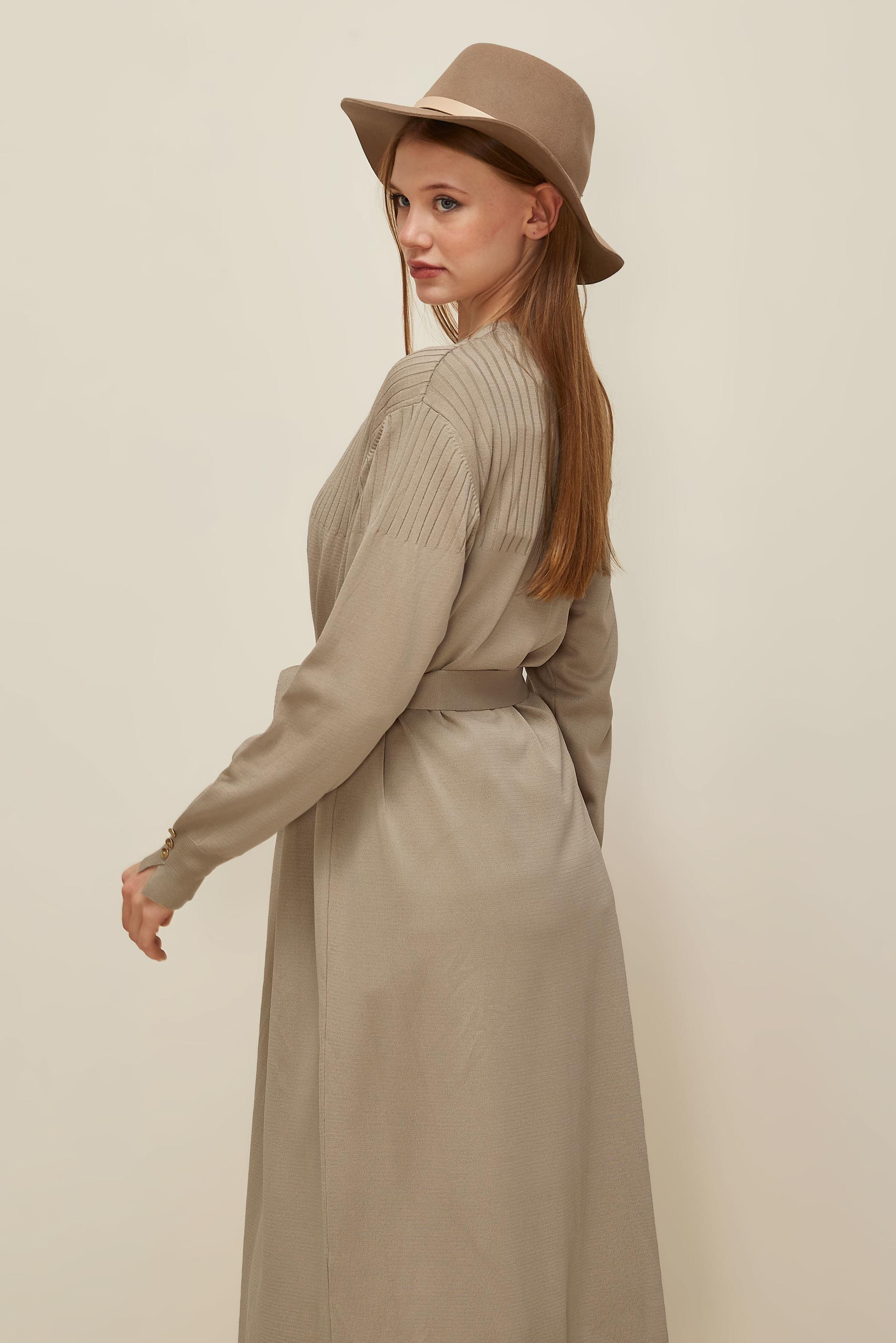 Tesettür giyim BEJ KUŞAKLI TRİKO HIRKA 45892