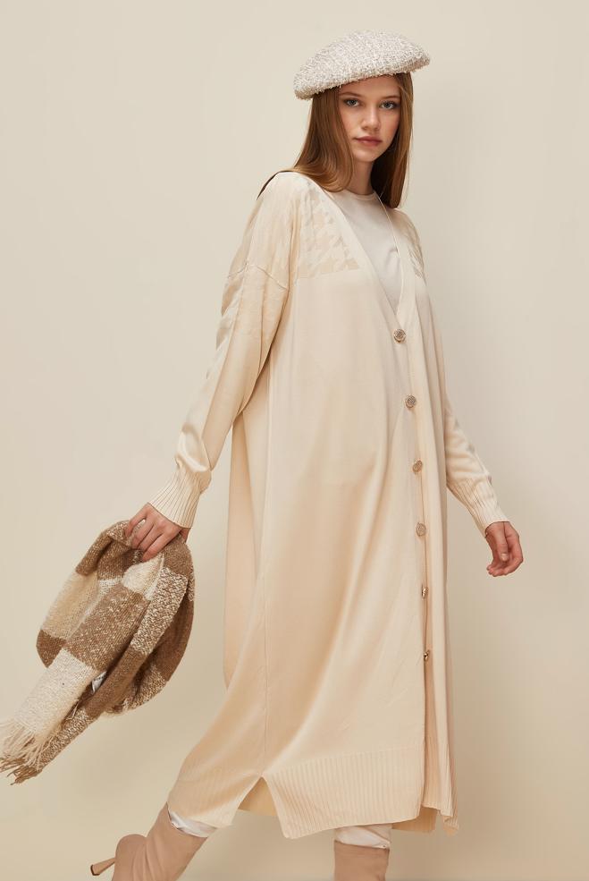 Tesettür giyim BEJ DÜĞMELİ TRİKO HIRKA 45893 - ALVİNA